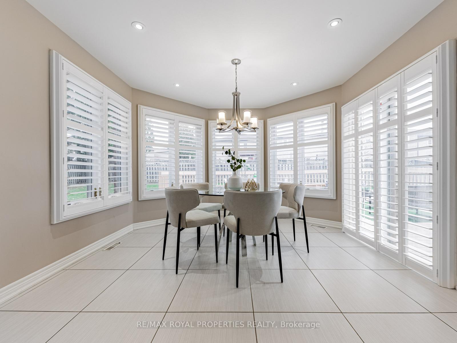 Photo 13 of 34 Windhill Road, Markham, Milliken Mills East — HOMEH