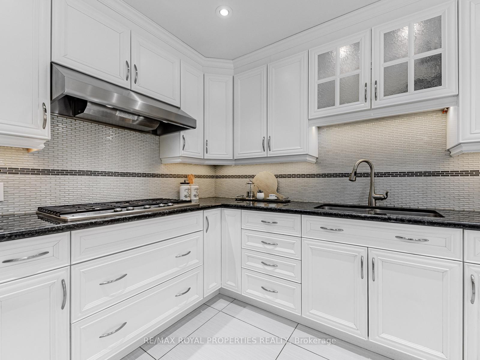 Photo 16 of 34 Windhill Road, Markham, Milliken Mills East — HOMEH