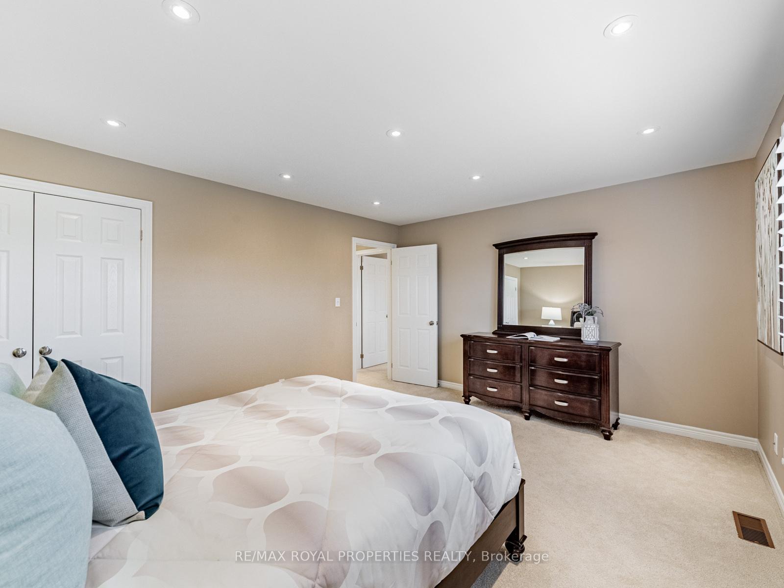 Photo 35 of 34 Windhill Road, Markham, Milliken Mills East — HOMEH