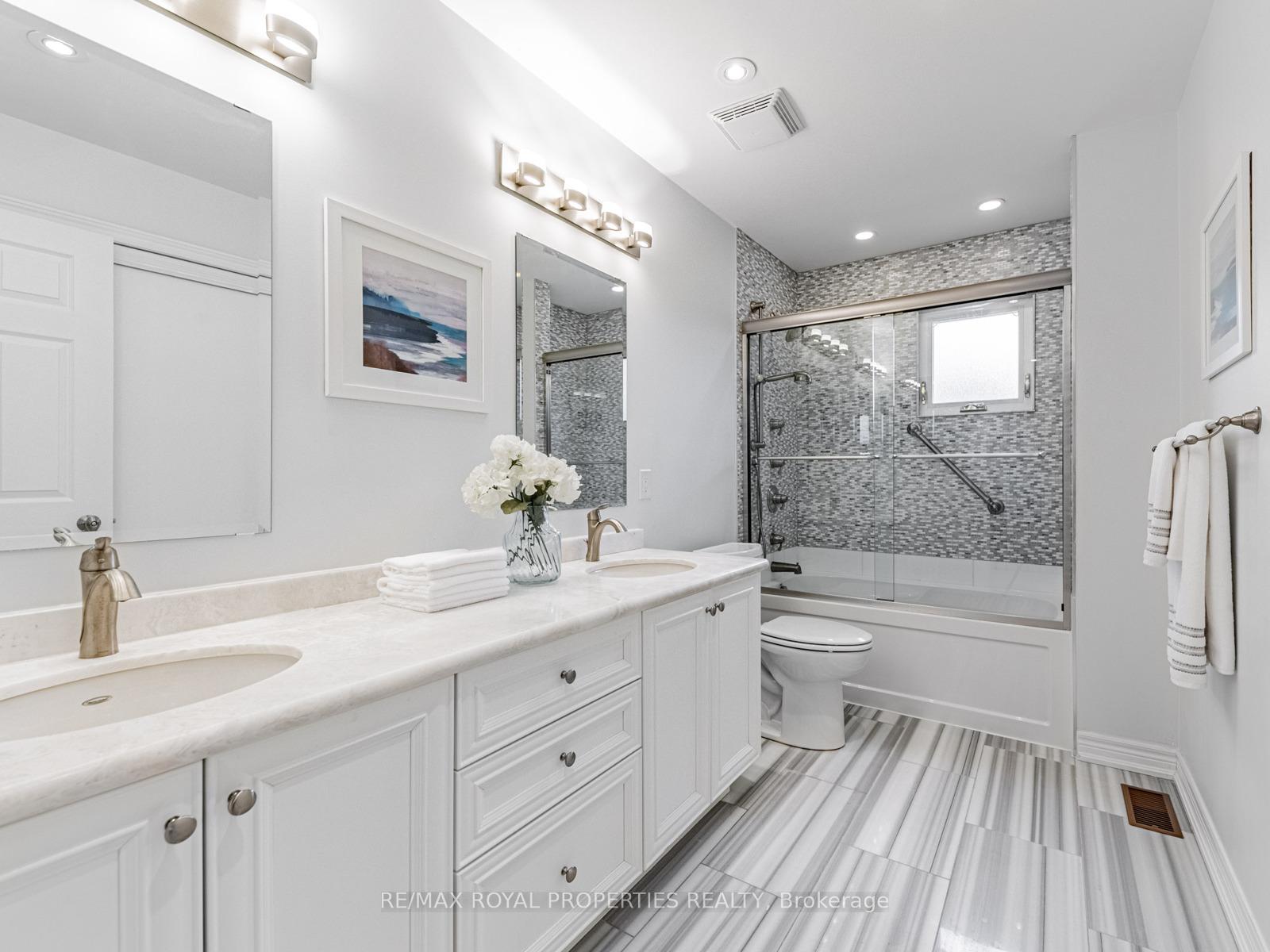 Photo 38 of 34 Windhill Road, Markham, Milliken Mills East — HOMEH