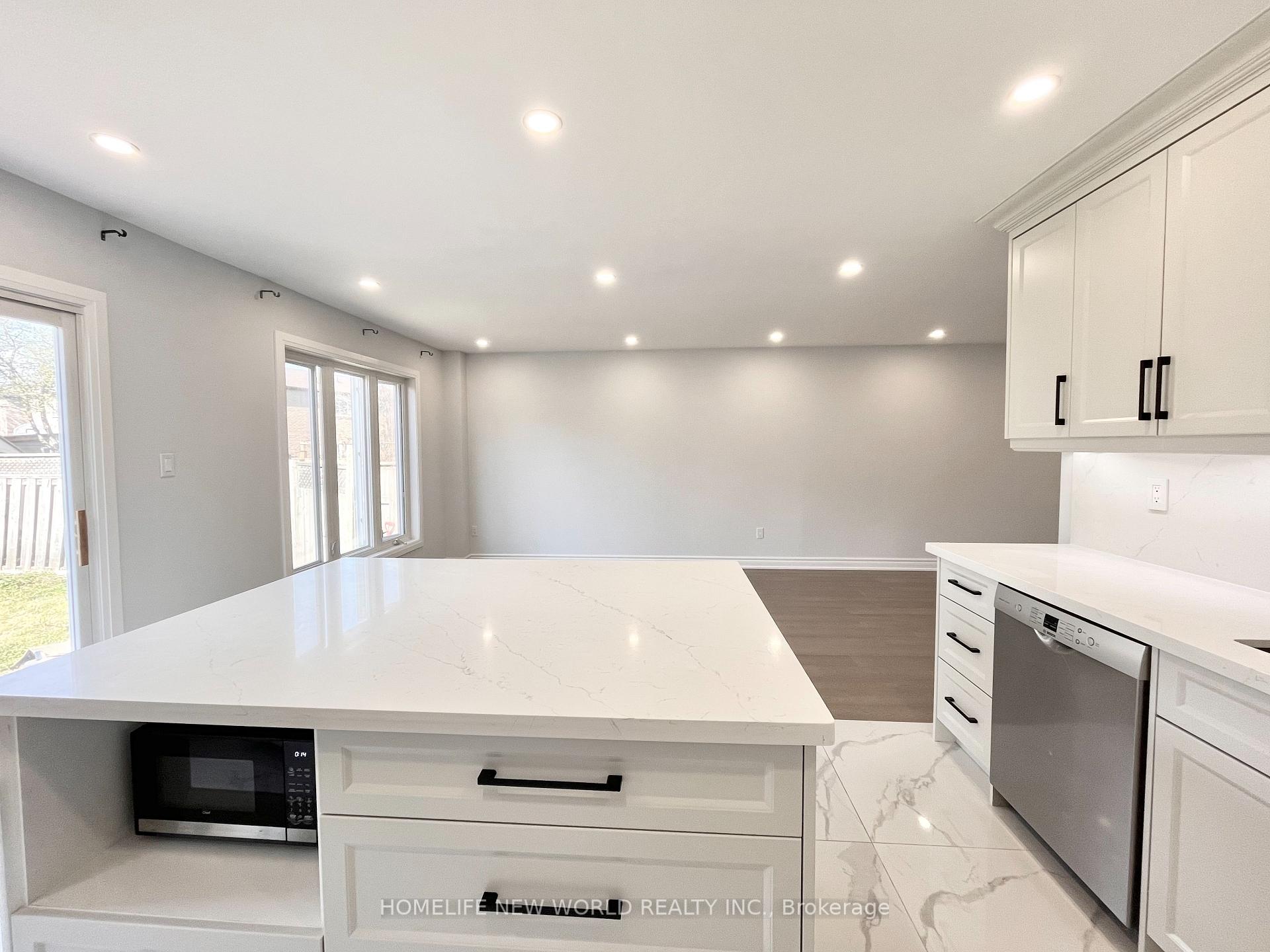 Photo 5 of 30 William Honey Crescent, Markham, Middlefield — HOMEH