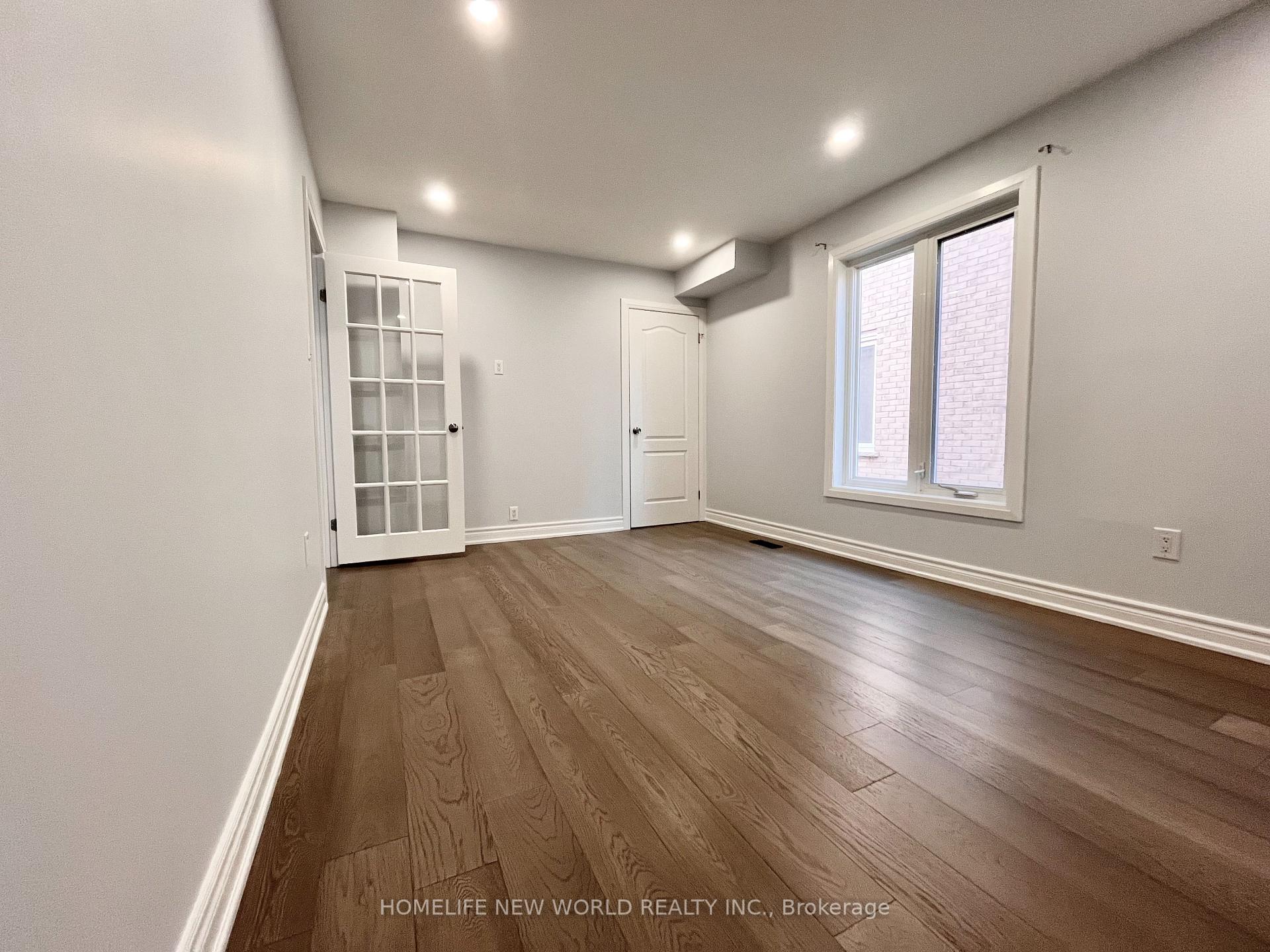 Photo 8 of 30 William Honey Crescent, Markham, Middlefield — HOMEH
