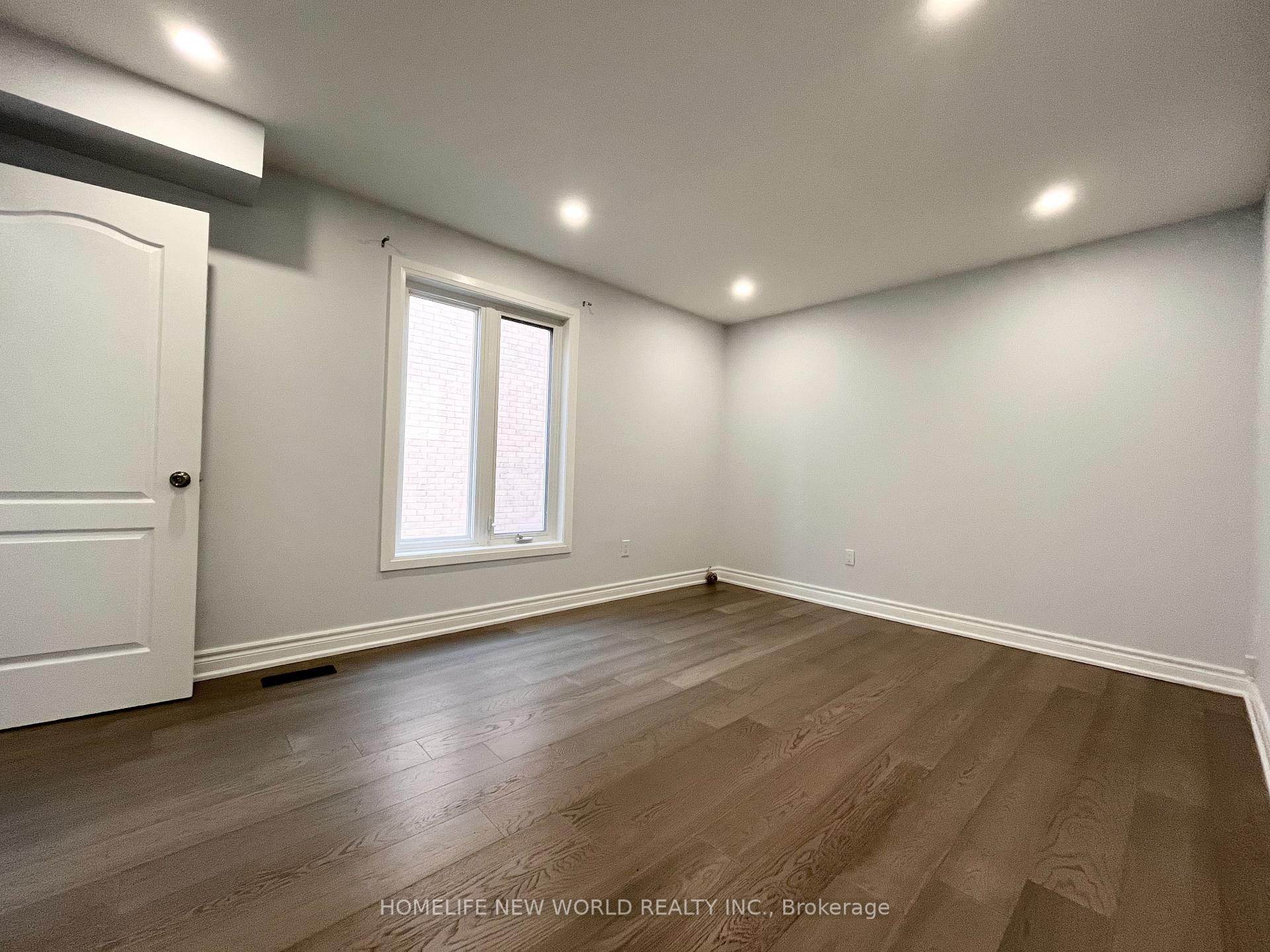 Photo 9 of 30 William Honey Crescent, Markham, Middlefield — HOMEH