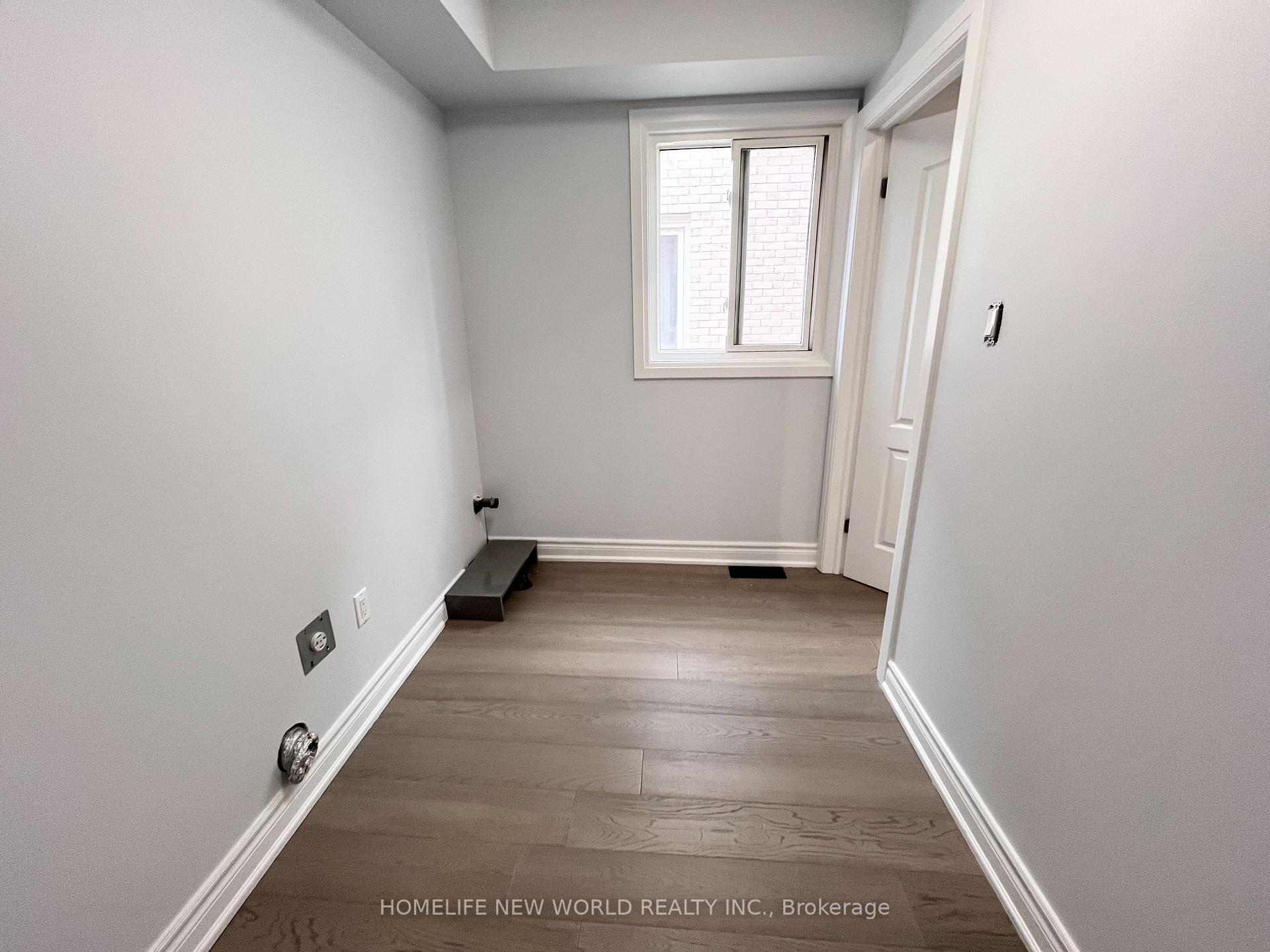 Photo 10 of 30 William Honey Crescent, Markham, Middlefield — HOMEH