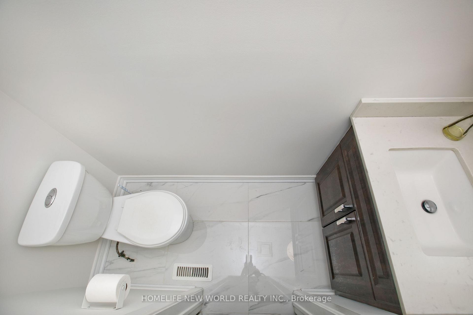 Photo 12 of 30 William Honey Crescent, Markham, Middlefield — HOMEH