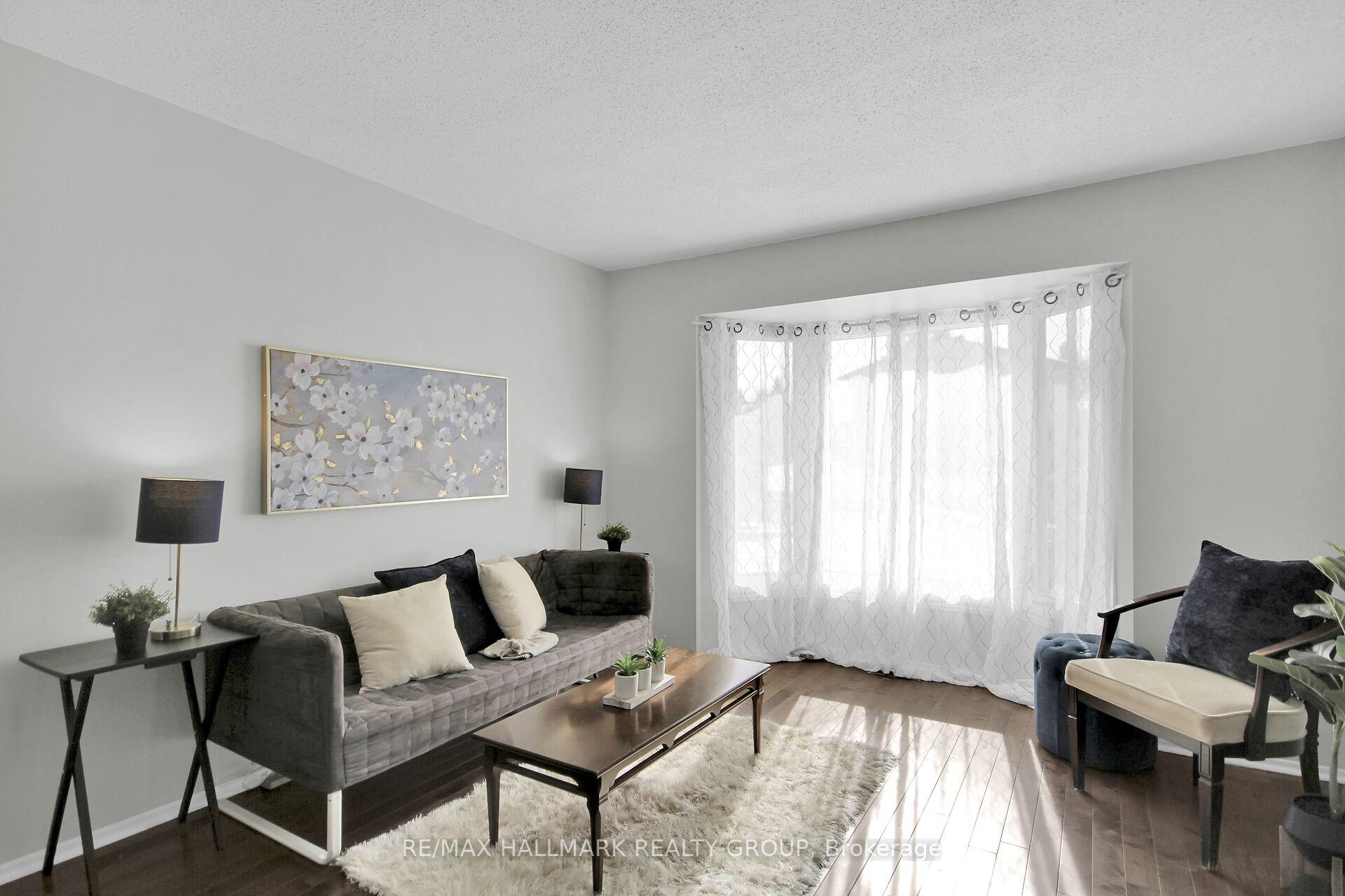 Photo 7 of 4 Sewell Way, Ottawa, Kanata - Katimavik — HOMEH