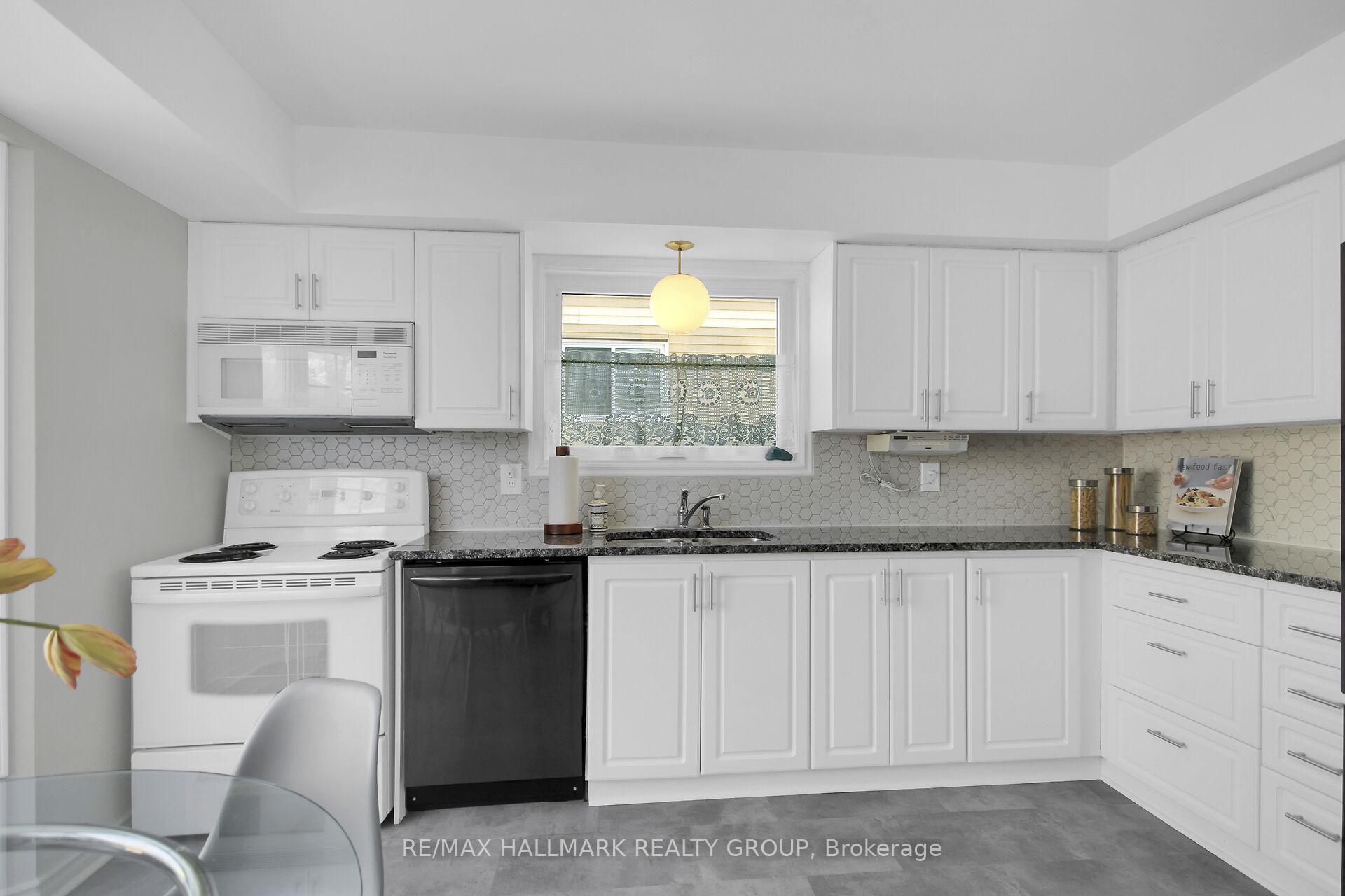 Photo 18 of 4 Sewell Way, Ottawa, Kanata - Katimavik — HOMEH