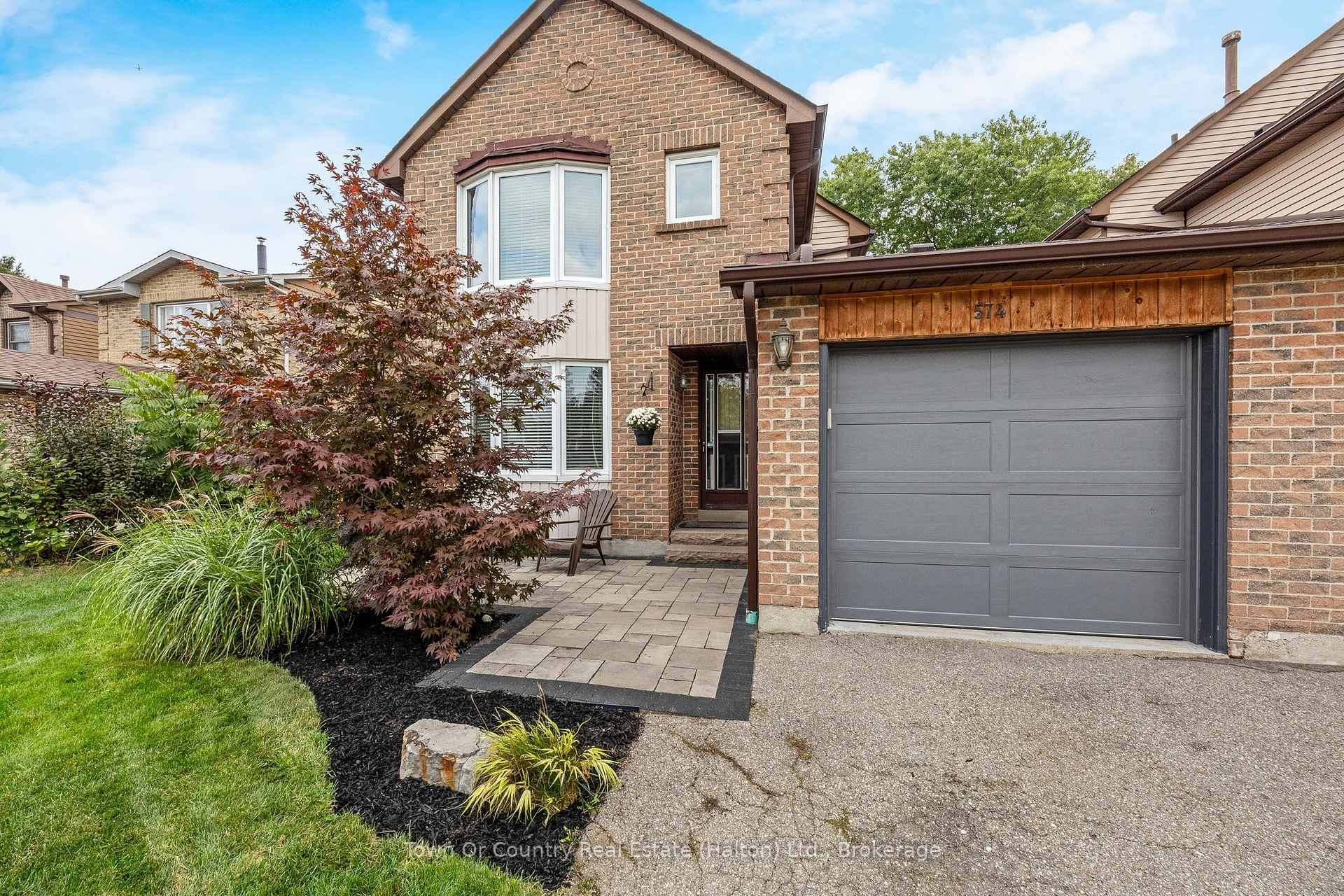 Photo 3 of 574 Laurier Avenue, Milton, Timberlea — HOMEH