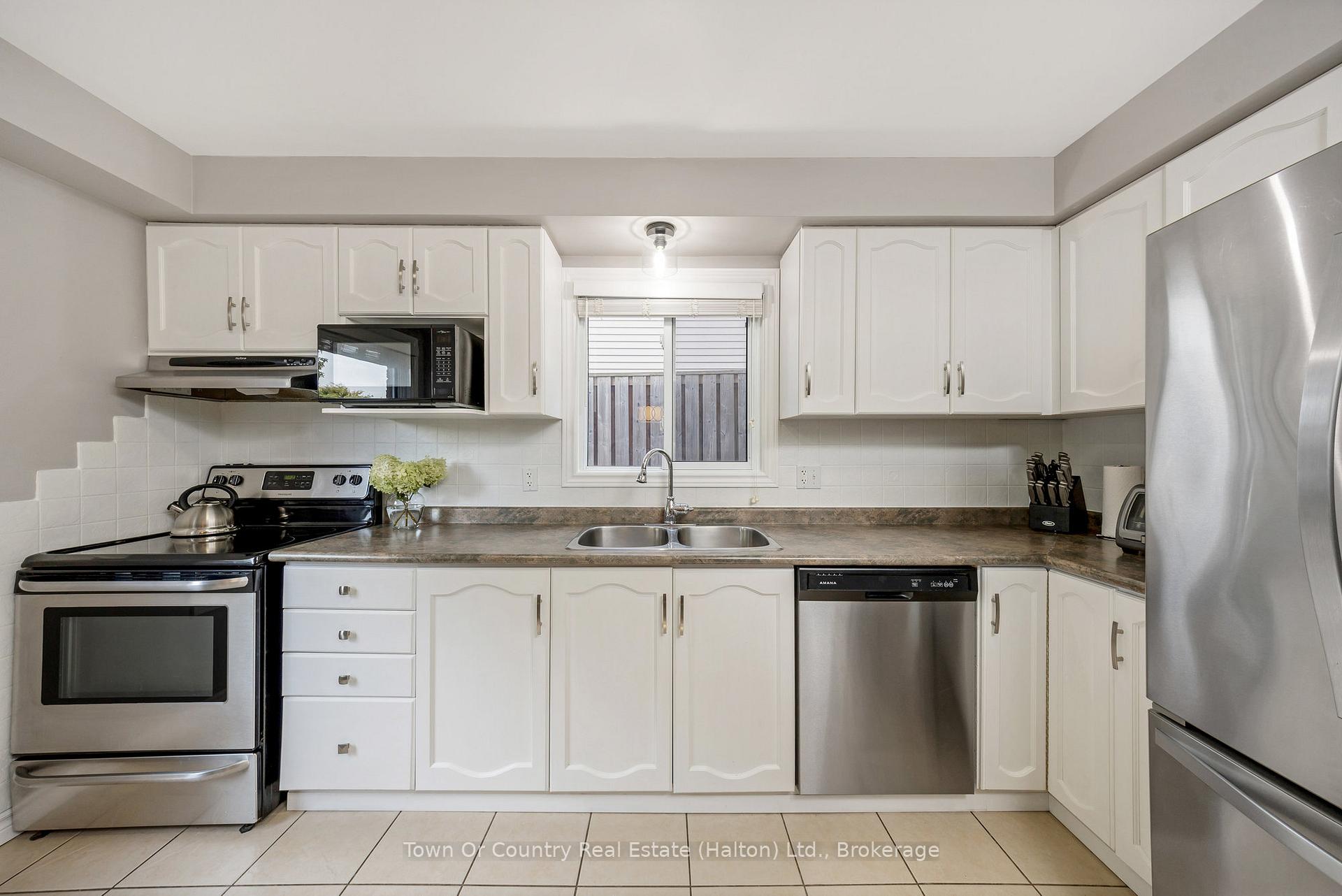 Photo 15 of 574 Laurier Avenue, Milton, Timberlea — HOMEH