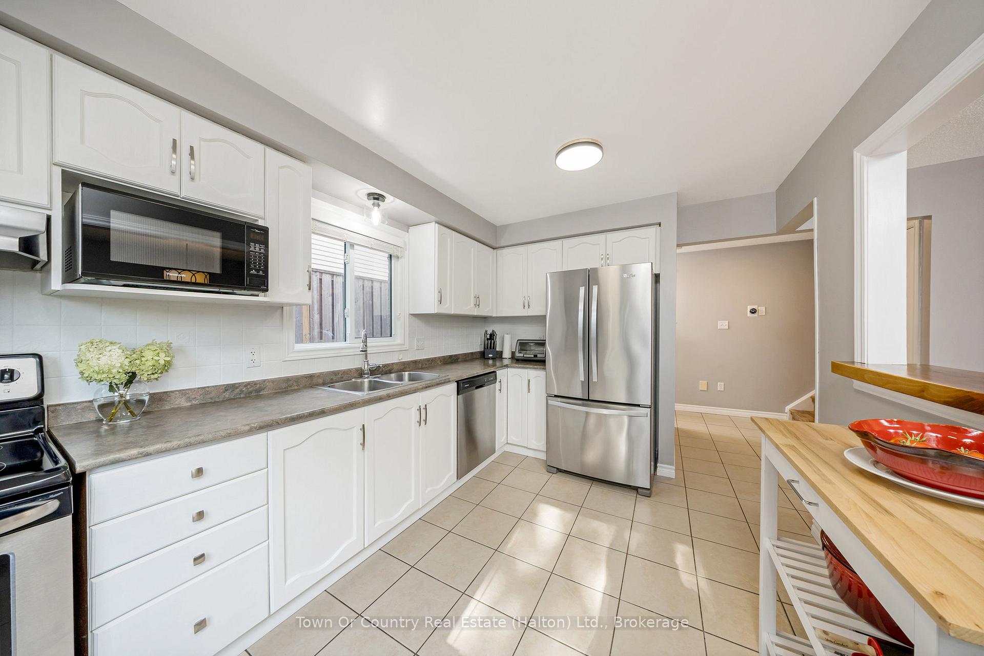 Photo 16 of 574 Laurier Avenue, Milton, Timberlea — HOMEH
