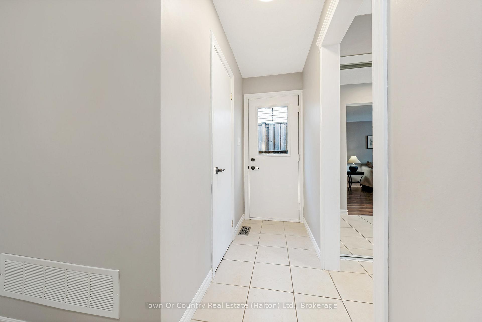 Photo 17 of 574 Laurier Avenue, Milton, Timberlea — HOMEH