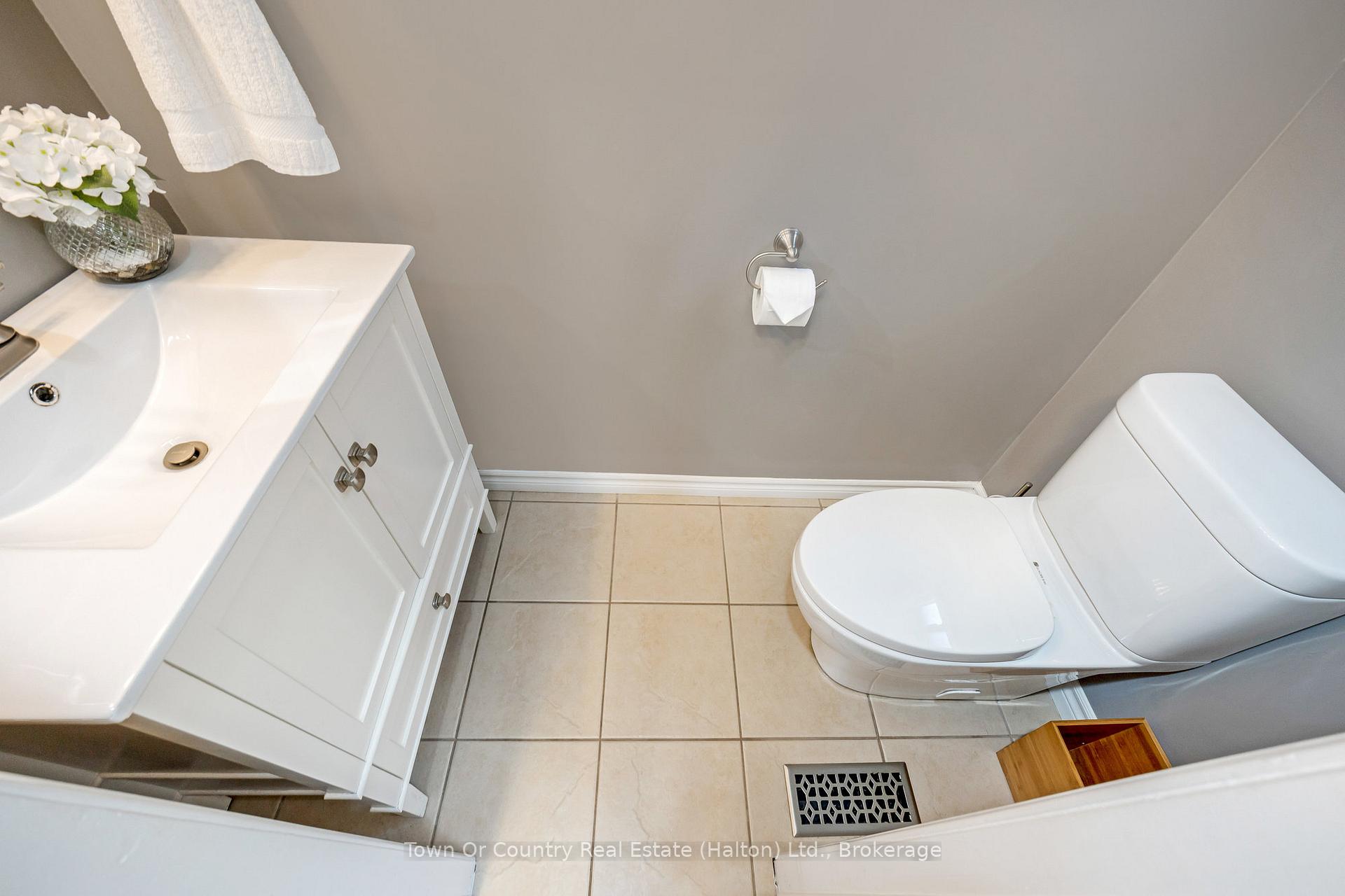 Photo 18 of 574 Laurier Avenue, Milton, Timberlea — HOMEH