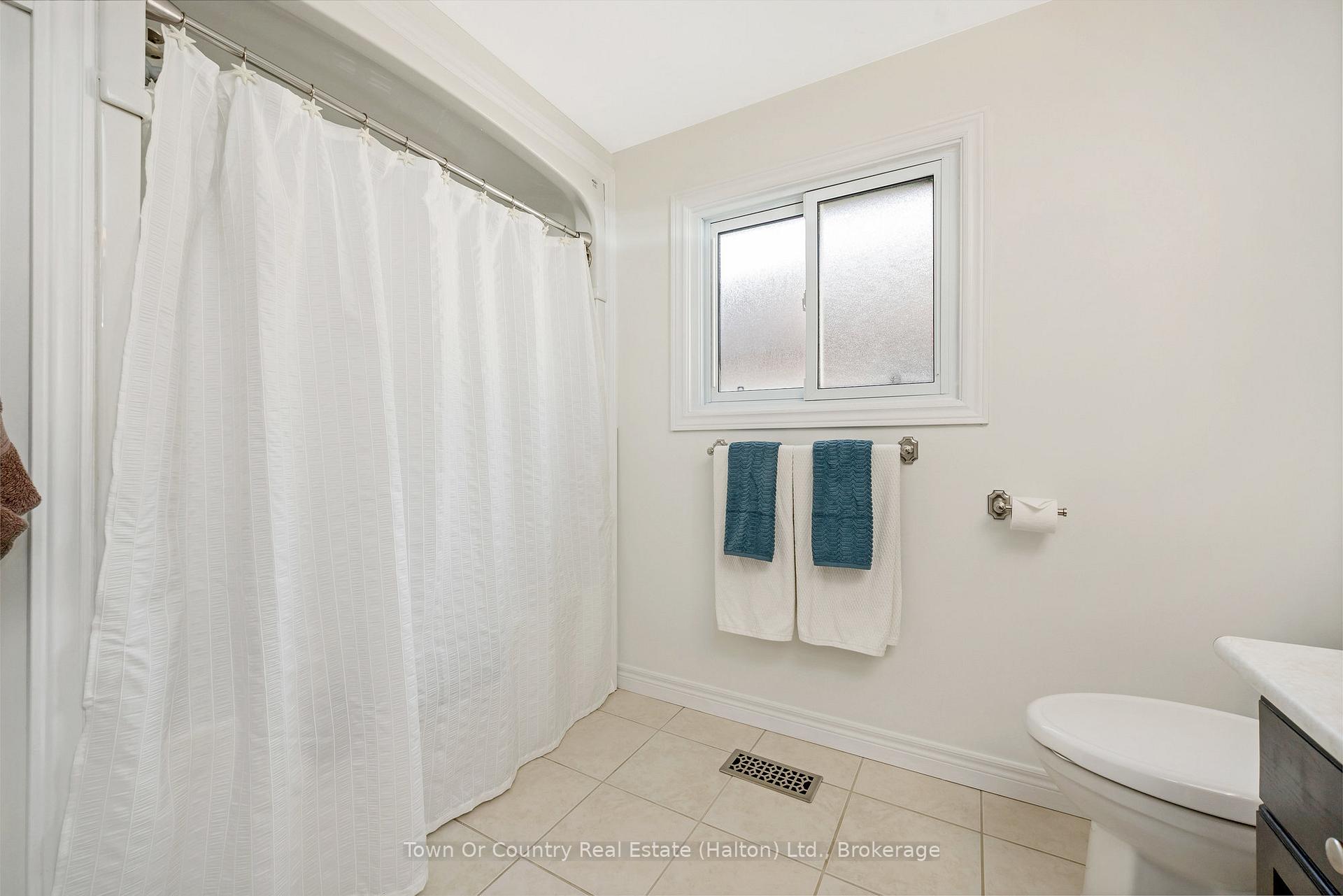 Photo 31 of 574 Laurier Avenue, Milton, Timberlea — HOMEH