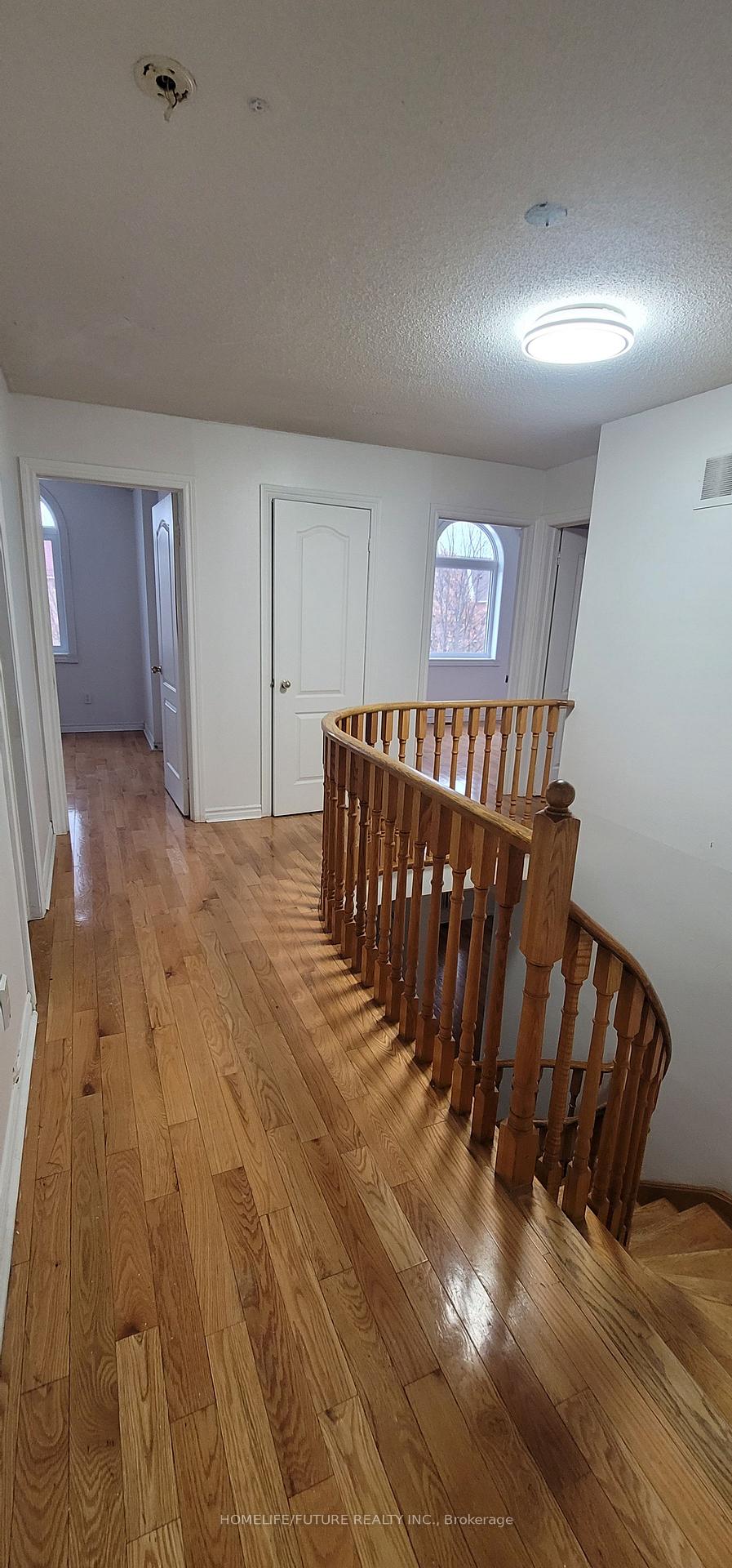 Photo 12 of Unit Main, 24 Hoake Road, Markham, Milliken Mills East — HOMEH