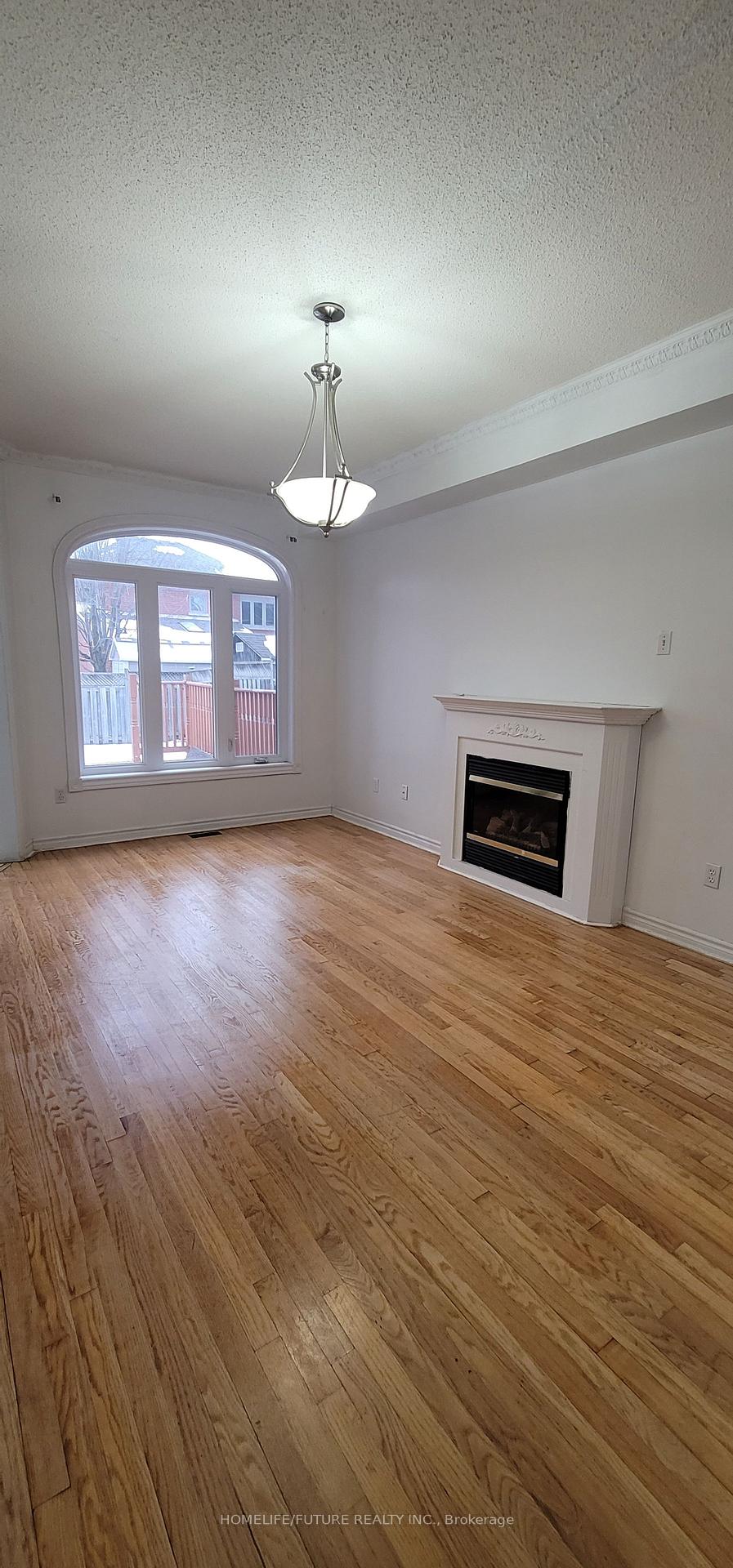 Photo 13 of Unit Main, 24 Hoake Road, Markham, Milliken Mills East — HOMEH