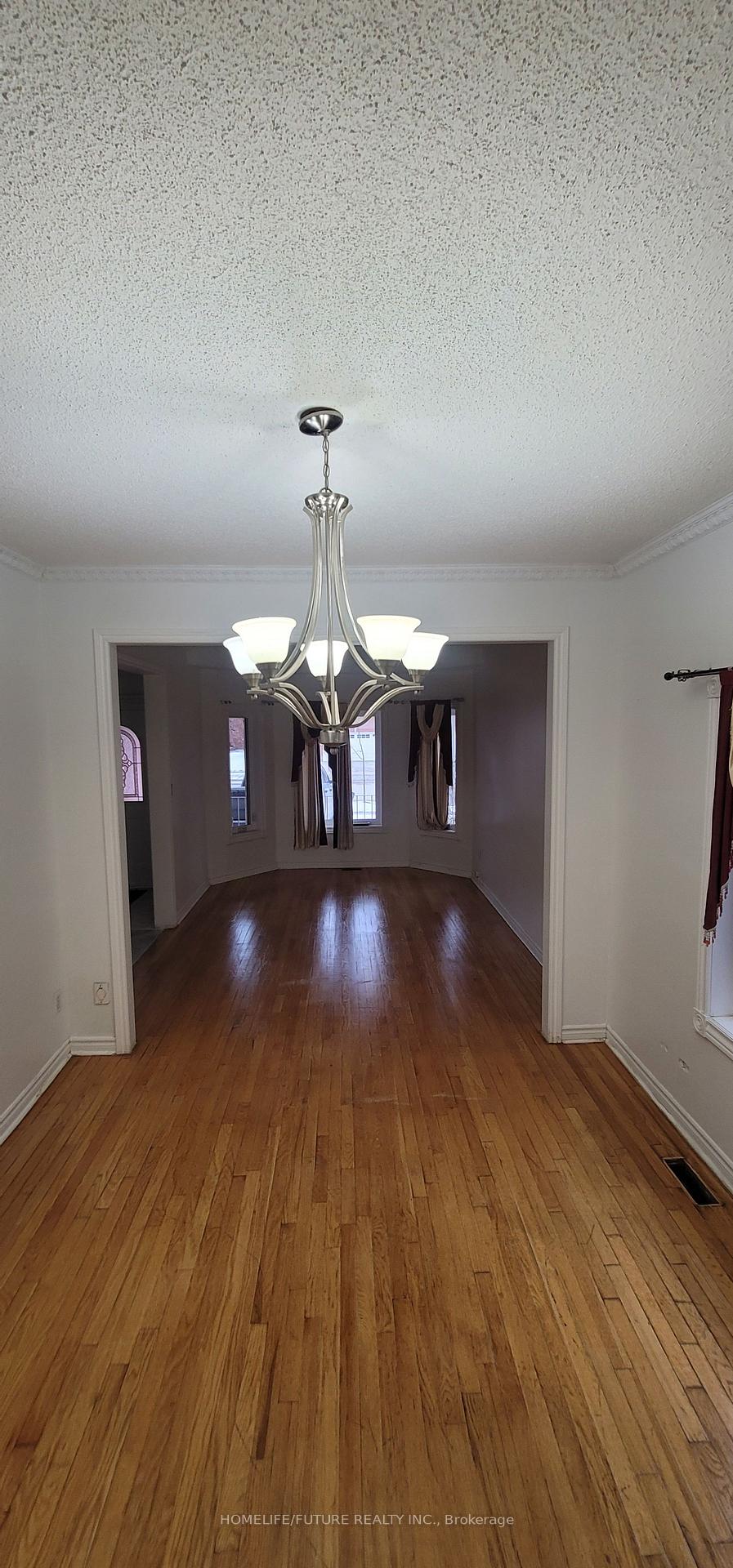 Photo 14 of Unit Main, 24 Hoake Road, Markham, Milliken Mills East — HOMEH