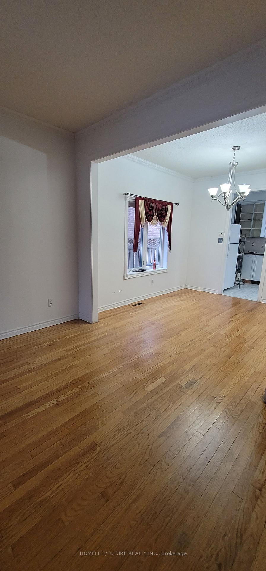 Photo 15 of Unit Main, 24 Hoake Road, Markham, Milliken Mills East — HOMEH