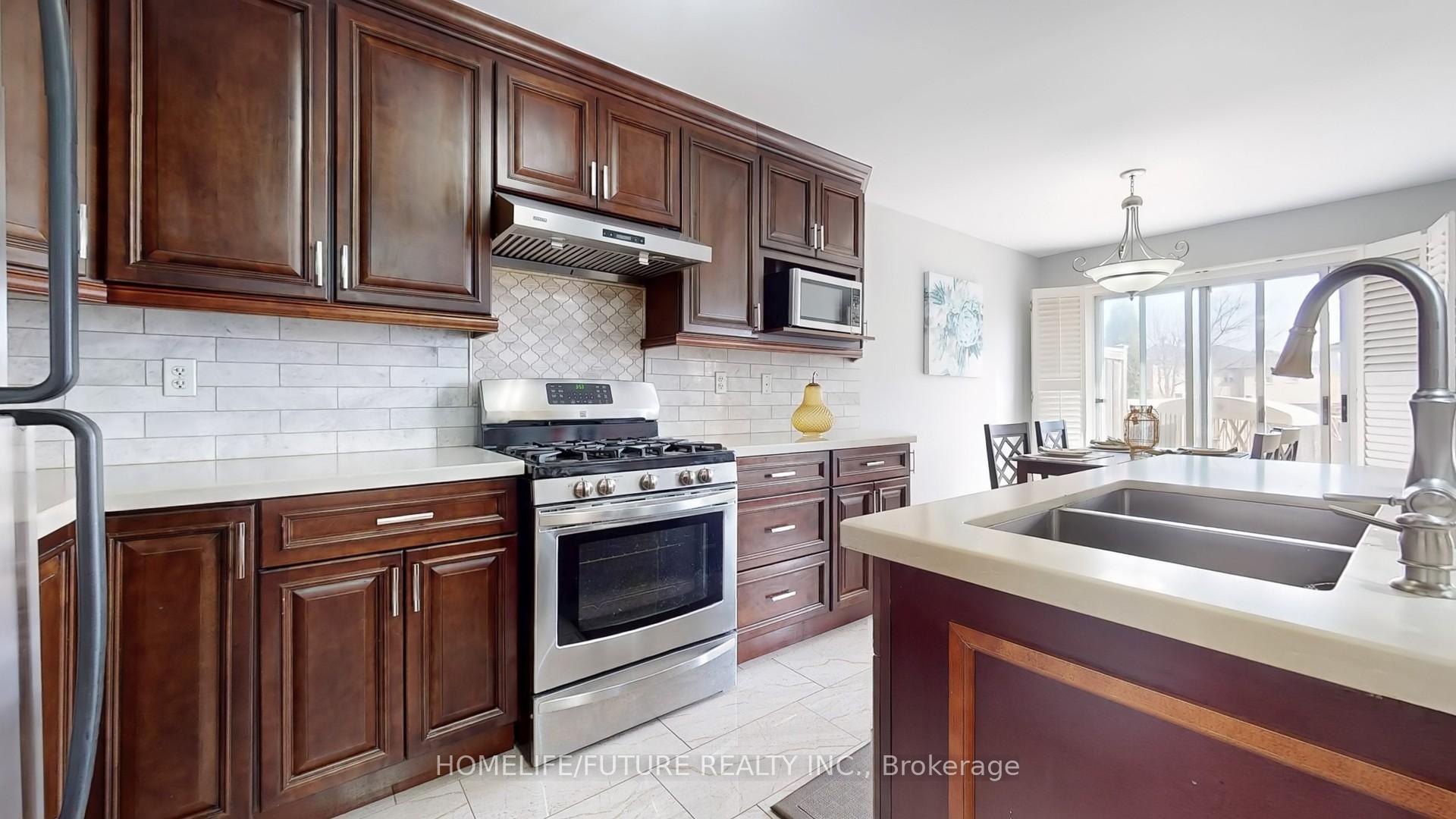 Photo 13 of 11 Andriana Crescent, Markham, Box Grove — HOMEH
