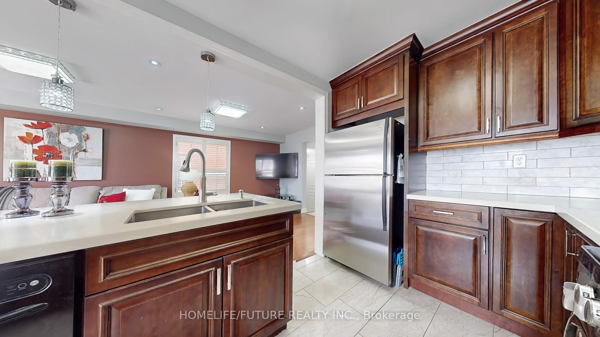 Photo 16 of 11 Andriana Crescent, Markham, Box Grove — HOMEH
