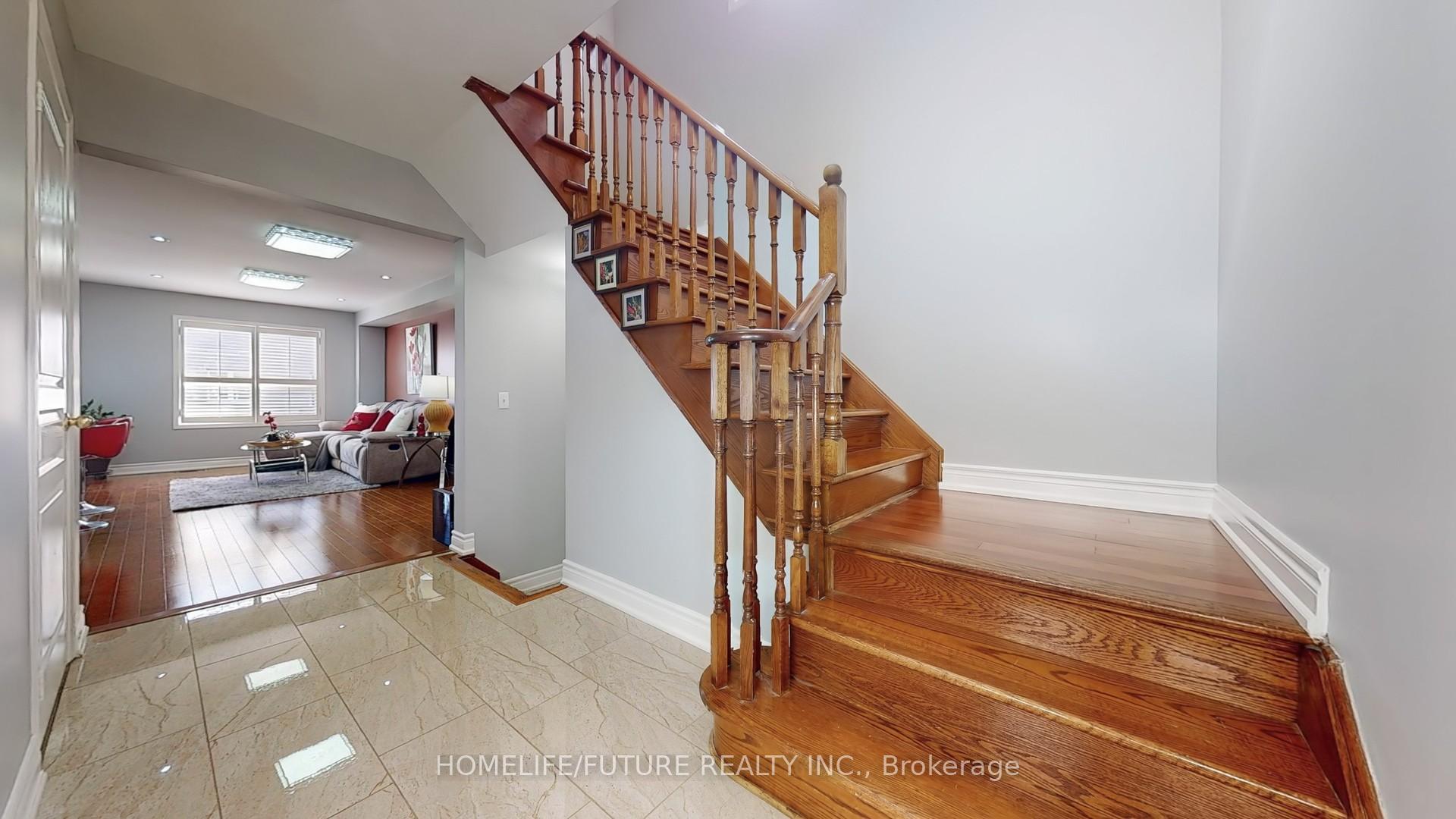 Photo 23 of 11 Andriana Crescent, Markham, Box Grove — HOMEH
