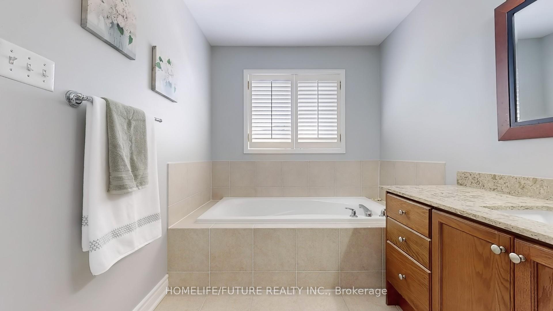 Photo 29 of 11 Andriana Crescent, Markham, Box Grove — HOMEH