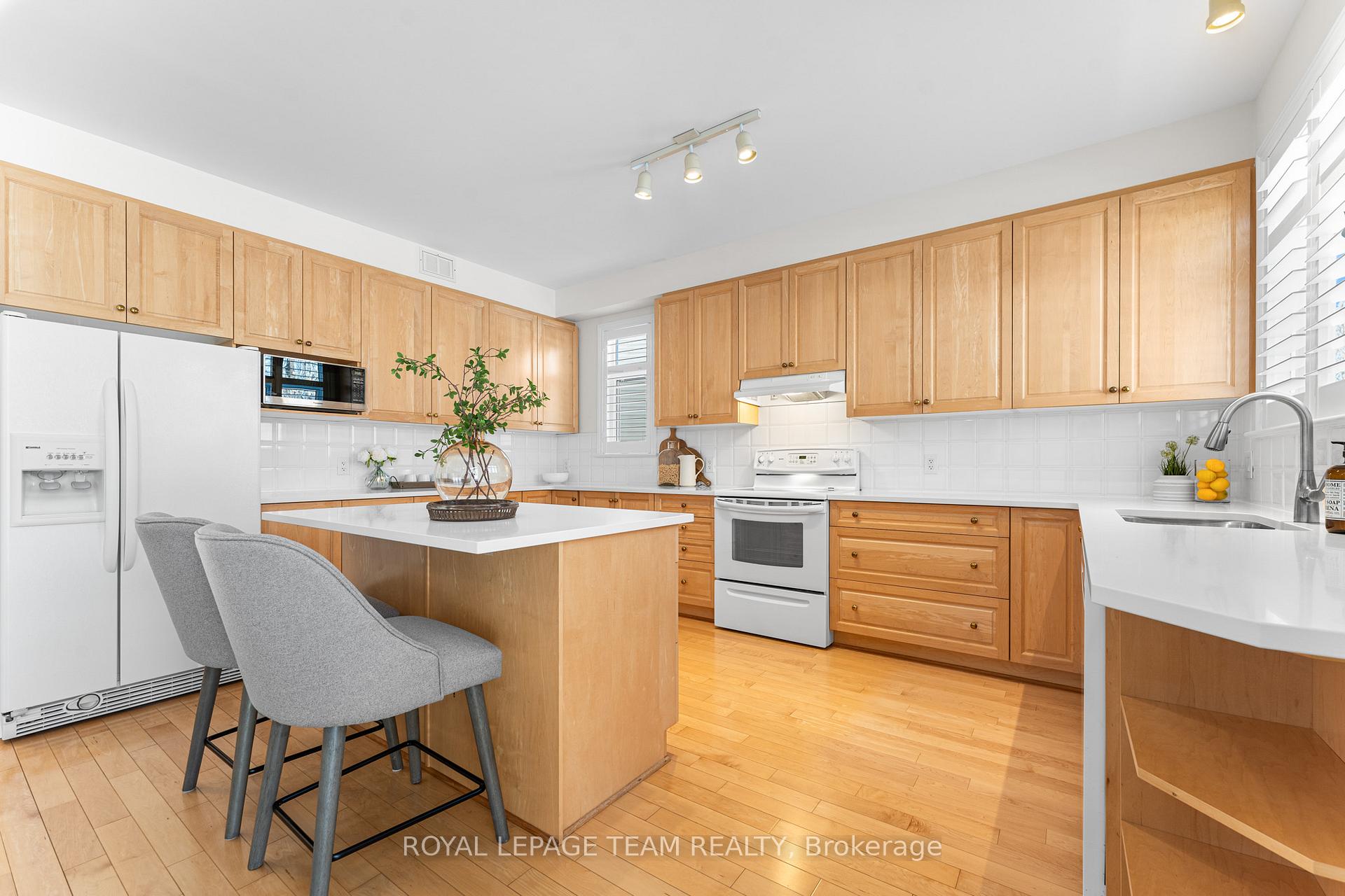 Photo 17 of 90 Osprey Crescent, Ottawa, Kanata - Bridlewood — HOMEH
