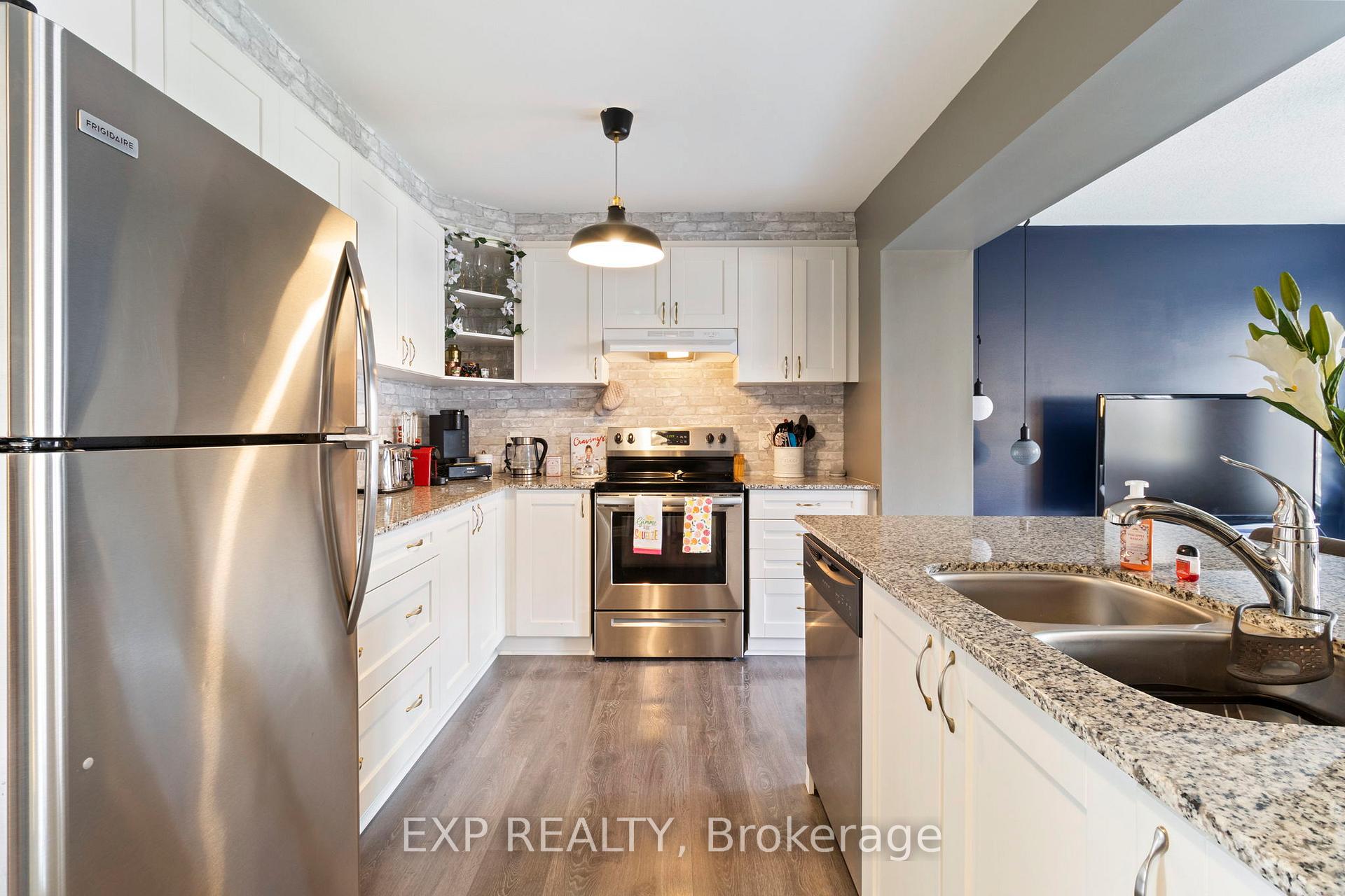 Photo 15 of 123 Gelderland, Ottawa, Kanata - Emerald Meadows/Trailwest — HOMEH