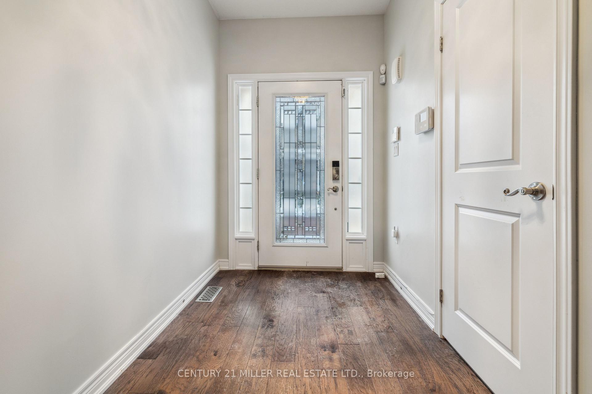Photo 4 of Unit 4, 90 Raymond Road, Hamilton, Meadowlands — HOMEH