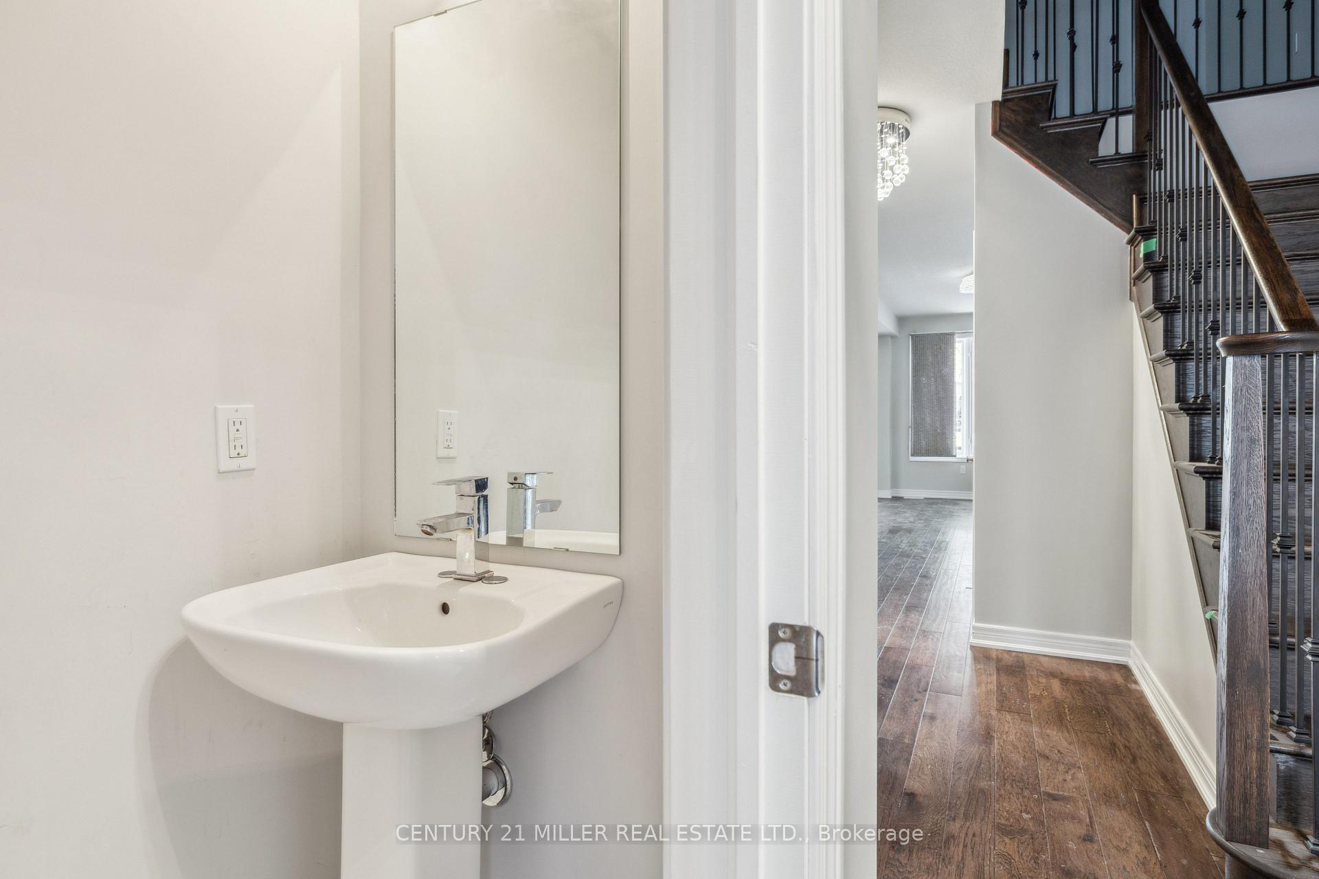 Photo 6 of Unit 4, 90 Raymond Road, Hamilton, Meadowlands — HOMEH