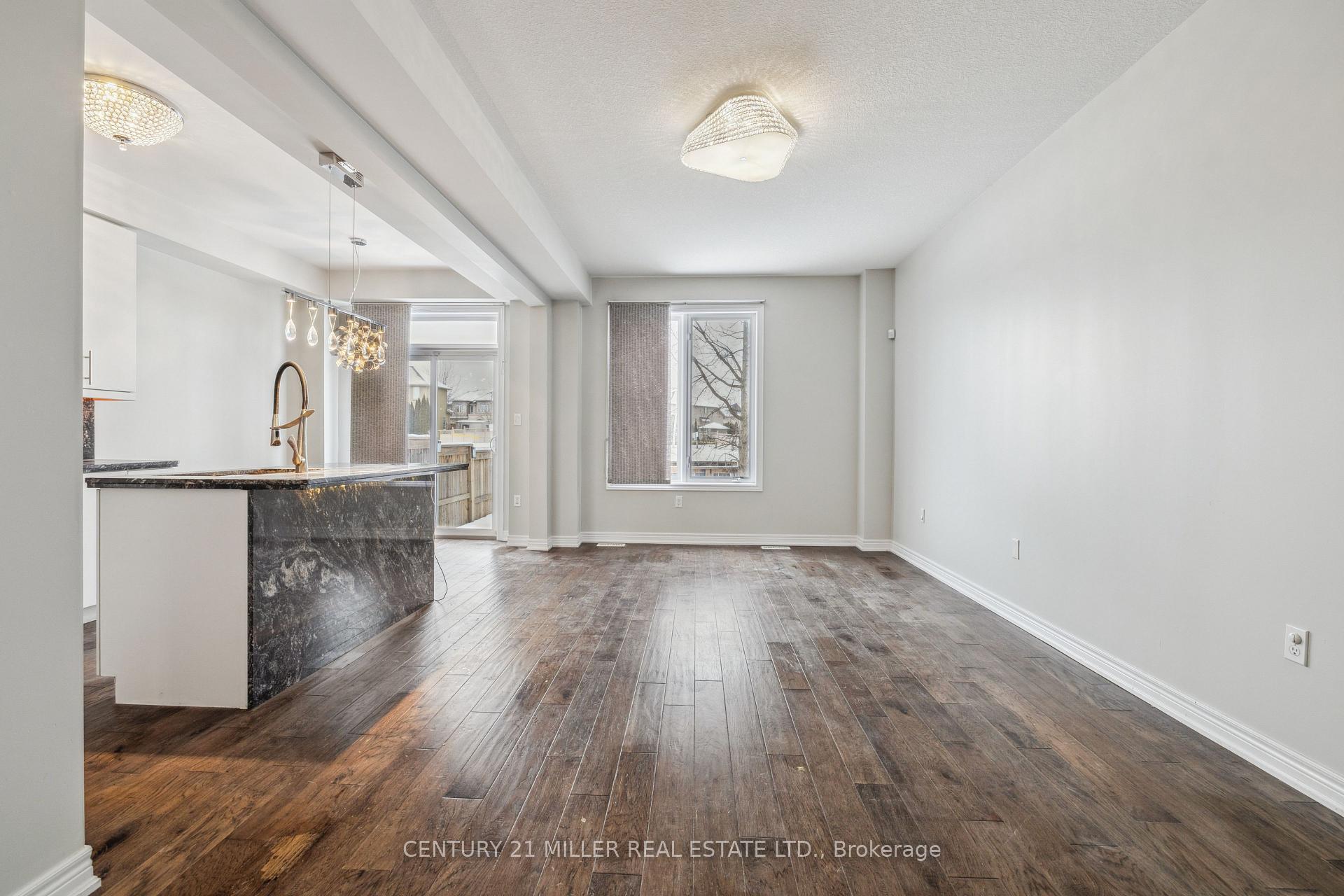 Photo 8 of Unit 4, 90 Raymond Road, Hamilton, Meadowlands — HOMEH
