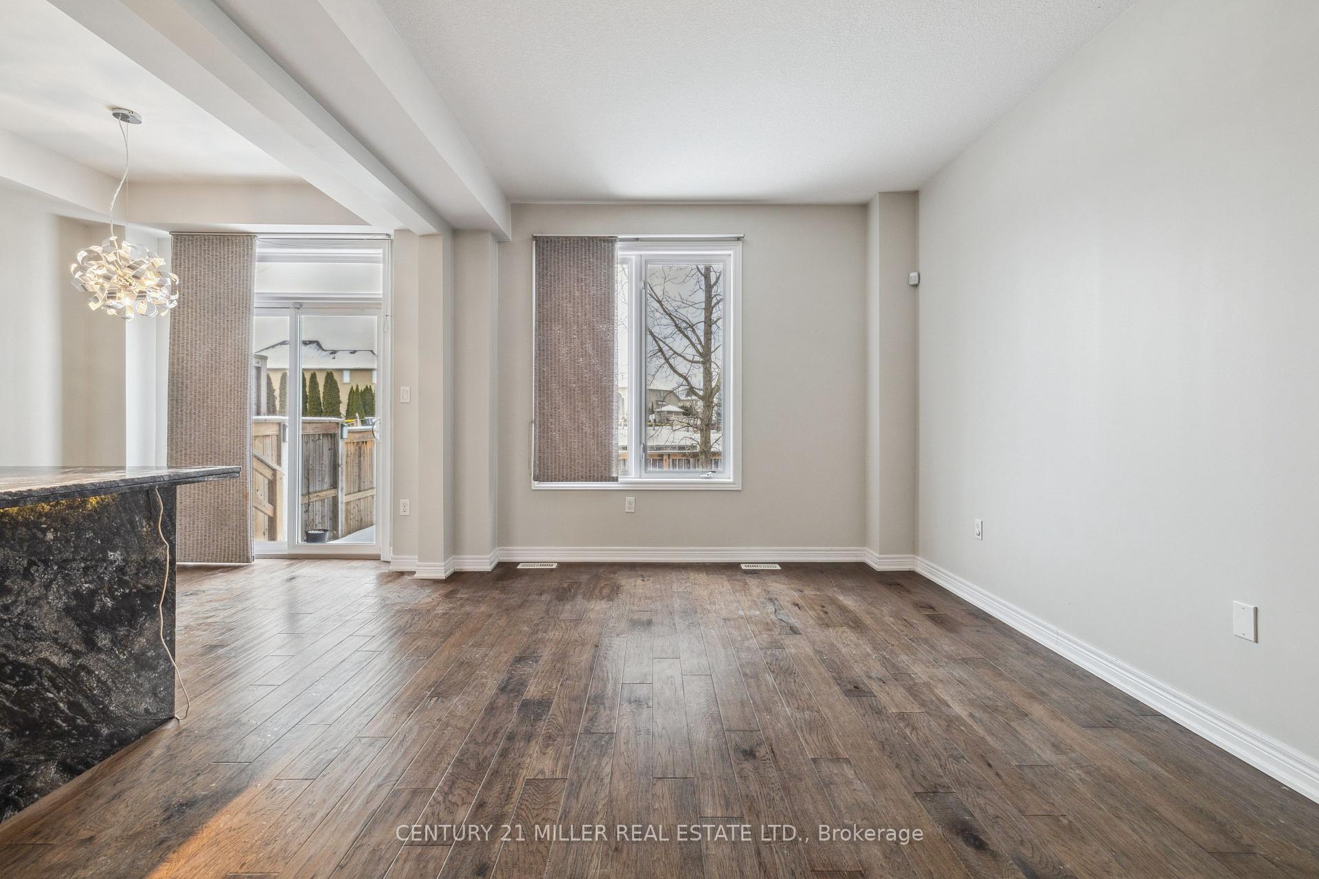 Photo 10 of Unit 4, 90 Raymond Road, Hamilton, Meadowlands — HOMEH