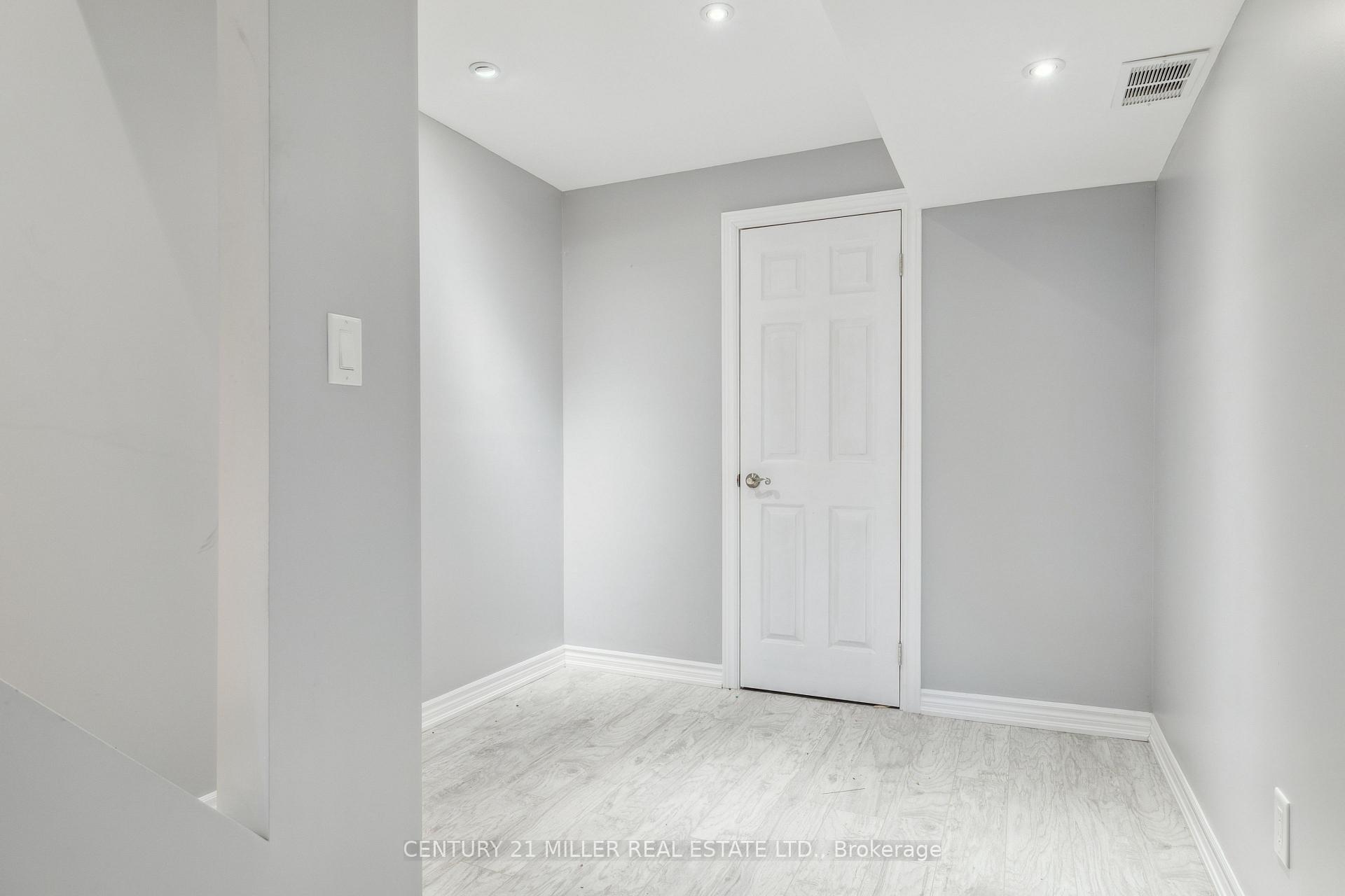 Photo 33 of Unit 4, 90 Raymond Road, Hamilton, Meadowlands — HOMEH