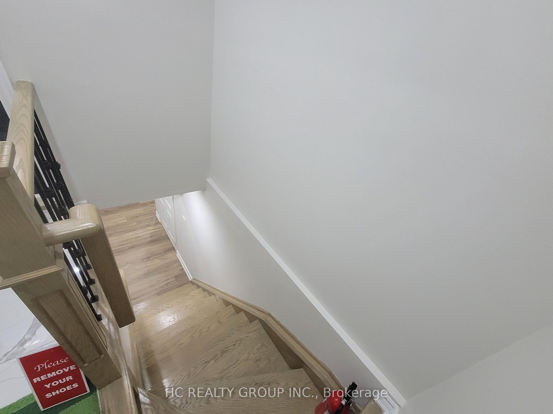 Photo 2 of 44 Dorothy Britton Drive, Markham, Middlefield — HOMEH