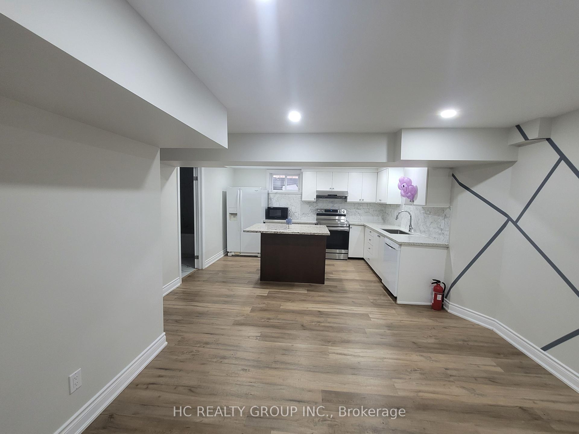 Photo 5 of 44 Dorothy Britton Drive, Markham, Middlefield — HOMEH