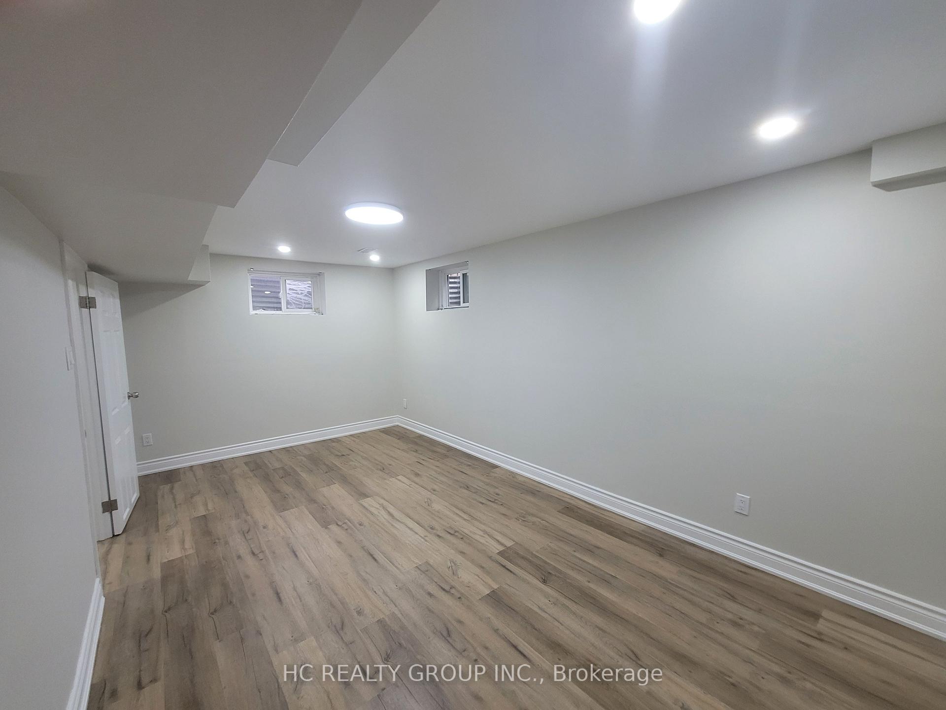 Photo 6 of 44 Dorothy Britton Drive, Markham, Middlefield — HOMEH