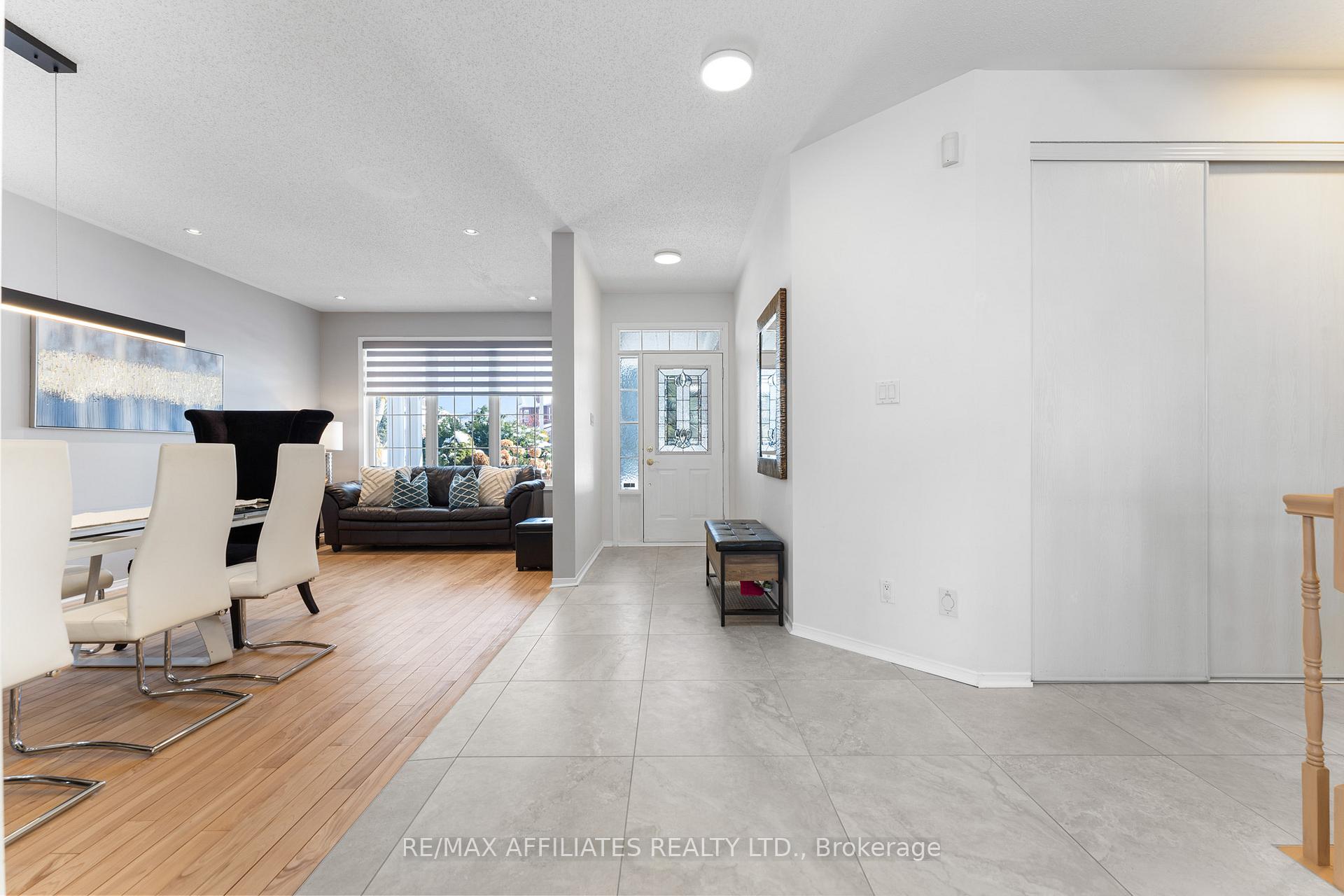 Photo 5 of 66 Glen Meadows Circle, Ottawa, Kanata - Emerald Meadows/Trailwest — HOMEH