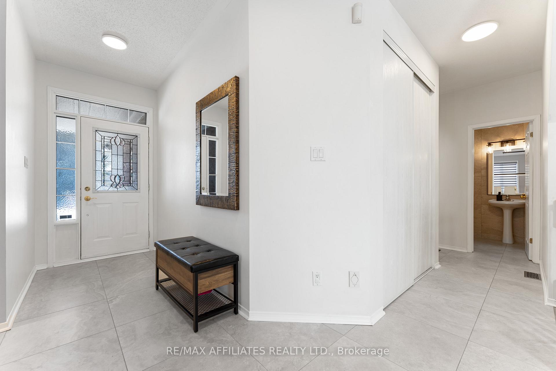 Photo 6 of 66 Glen Meadows Circle, Ottawa, Kanata - Emerald Meadows/Trailwest — HOMEH