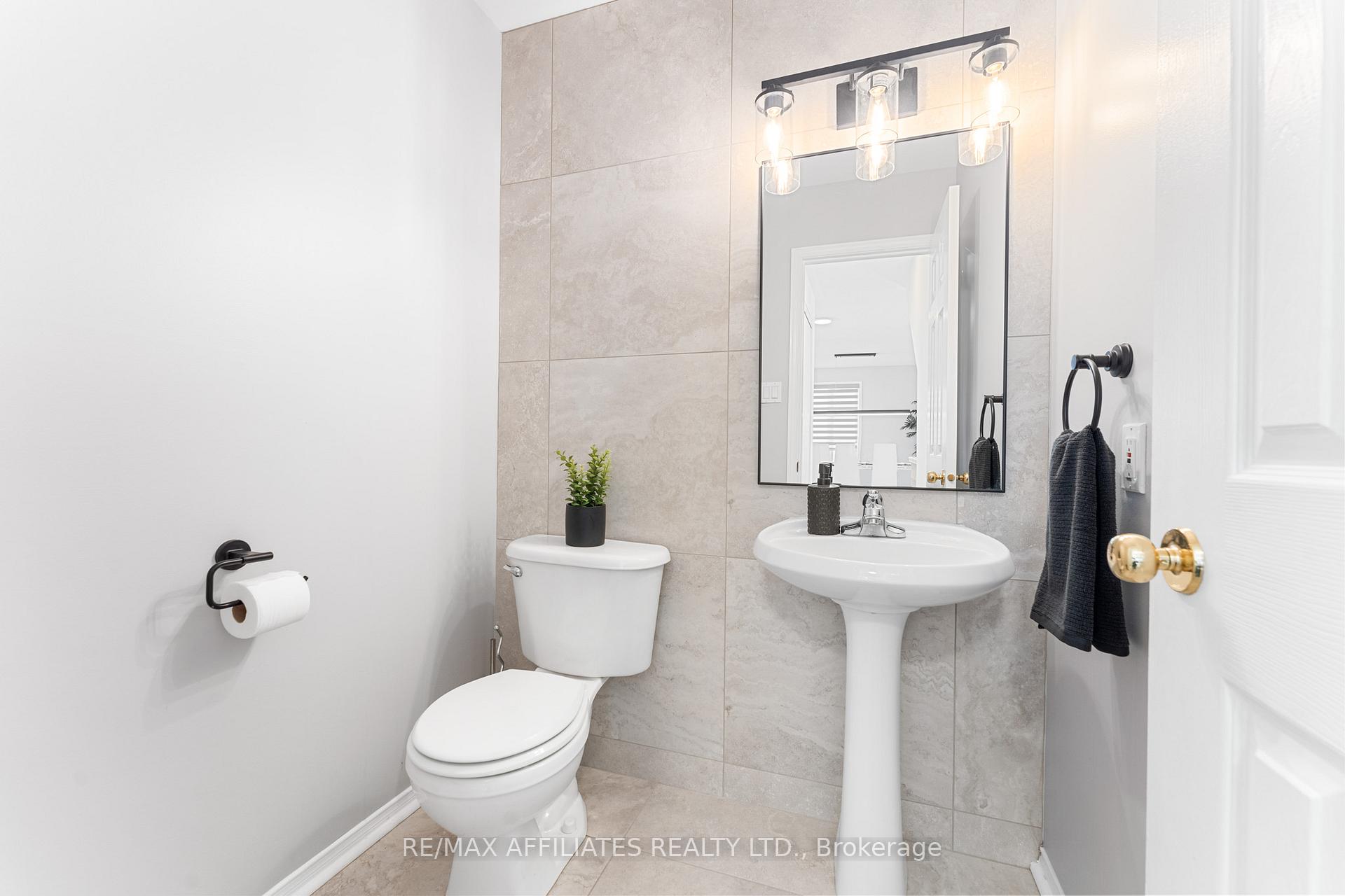 Photo 7 of 66 Glen Meadows Circle, Ottawa, Kanata - Emerald Meadows/Trailwest — HOMEH