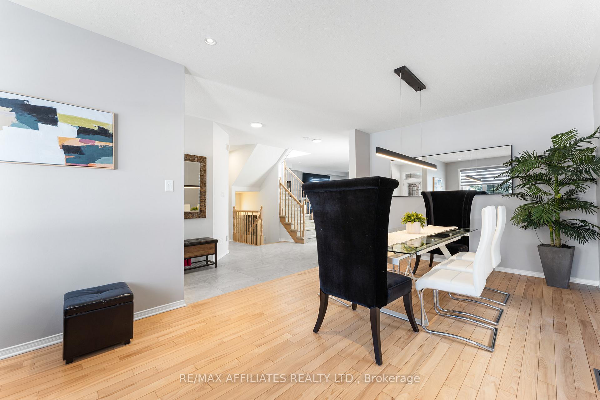 Photo 9 of 66 Glen Meadows Circle, Ottawa, Kanata - Emerald Meadows/Trailwest — HOMEH