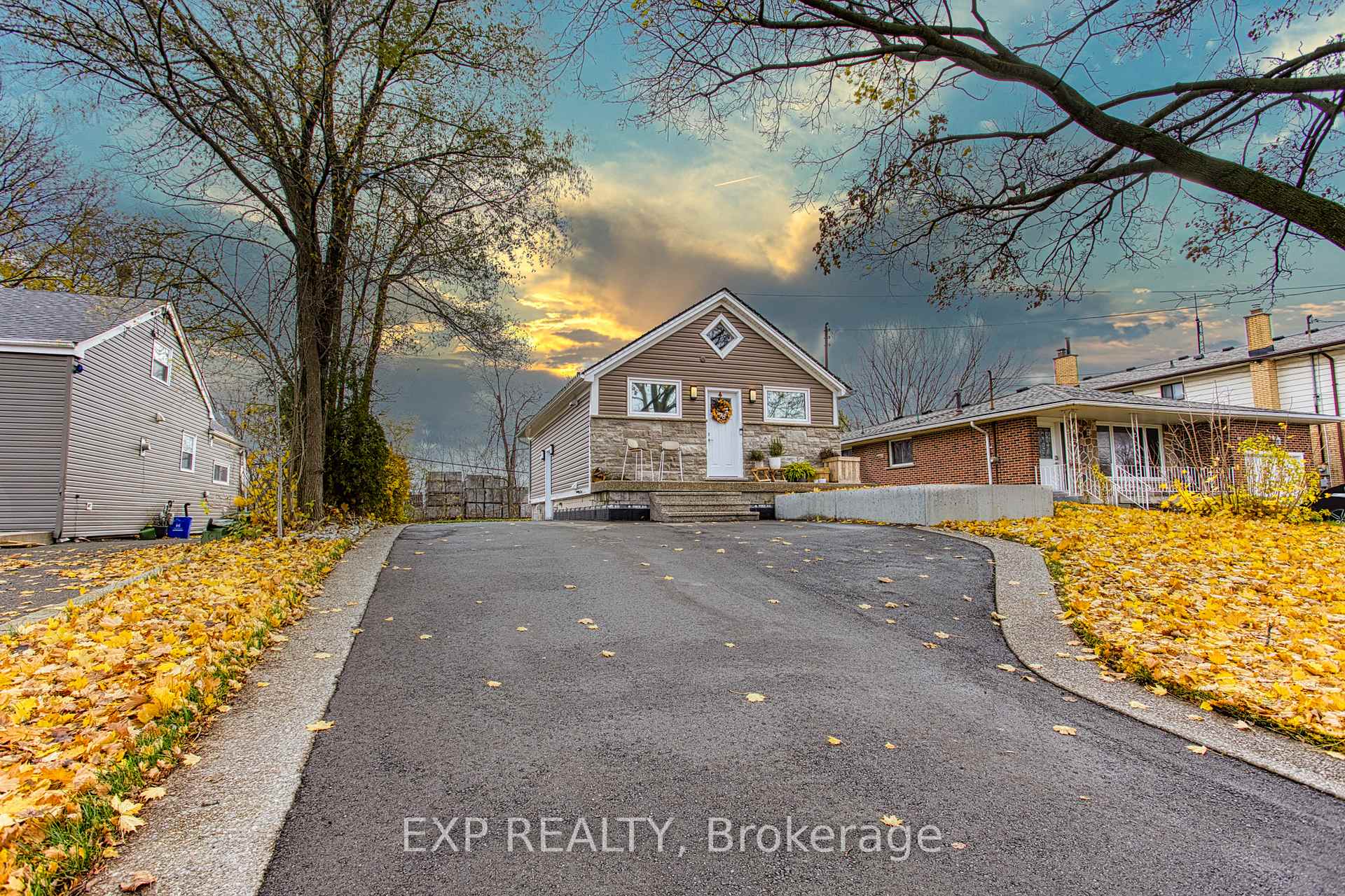 Photo 2 of 139 Deschene Avenue, Hamilton, Greeningdon — HOMEH