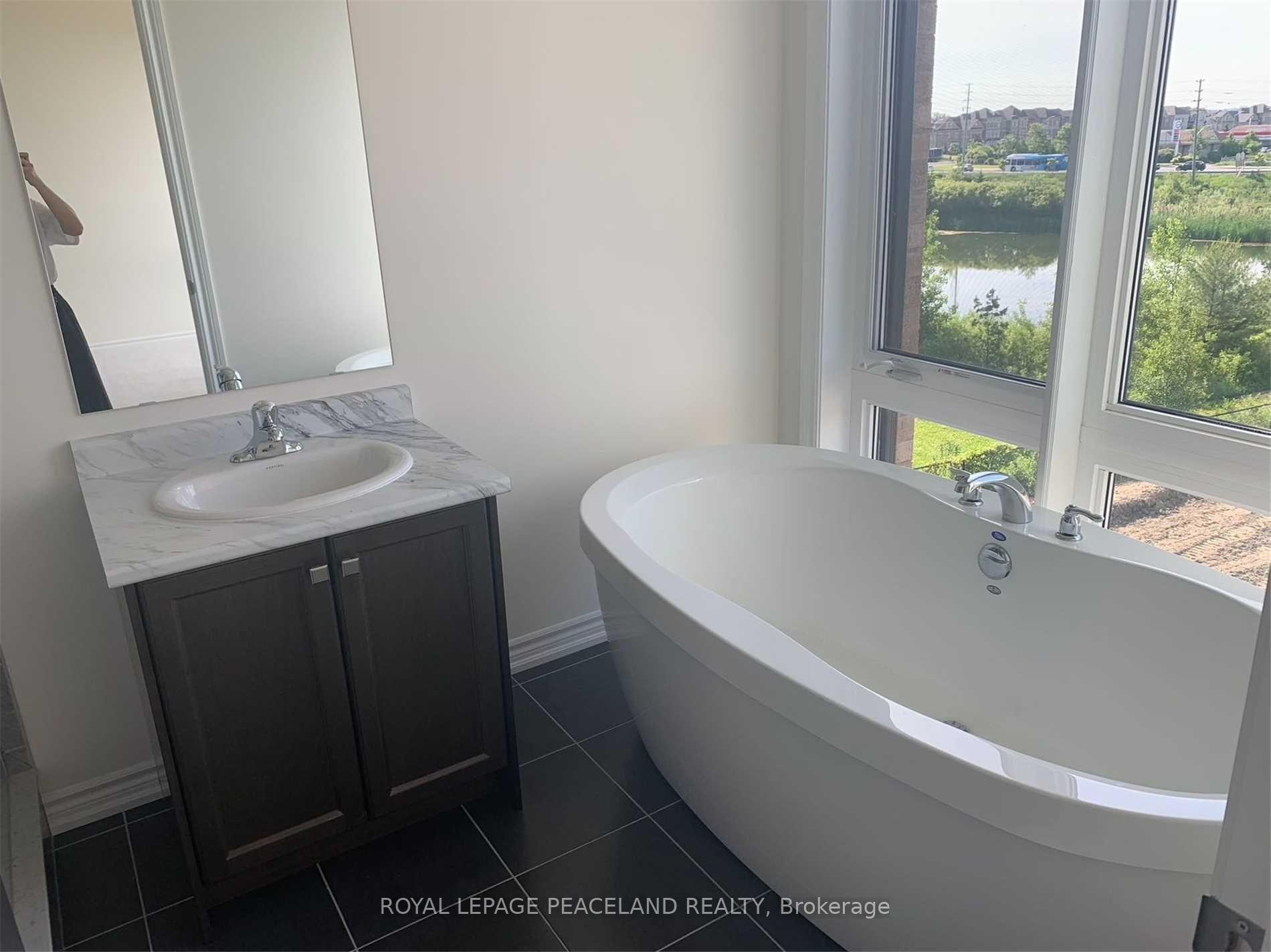 Photo 10 of 29 Breyworth Road, Markham, Victoria Square — HOMEH
