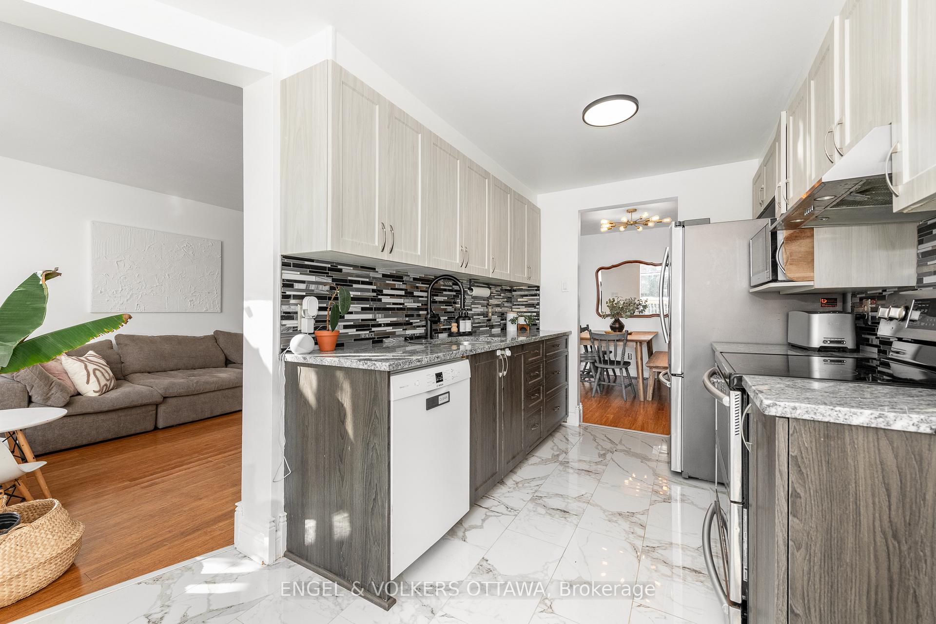 Photo 9 of 46 Deerchase Court, Ottawa, Kanata - Emerald Meadows/Trailwest — HOMEH