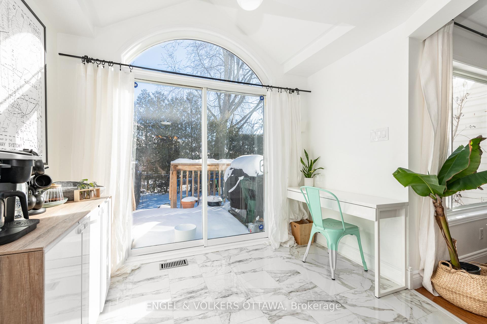 Photo 10 of 46 Deerchase Court, Ottawa, Kanata - Emerald Meadows/Trailwest — HOMEH