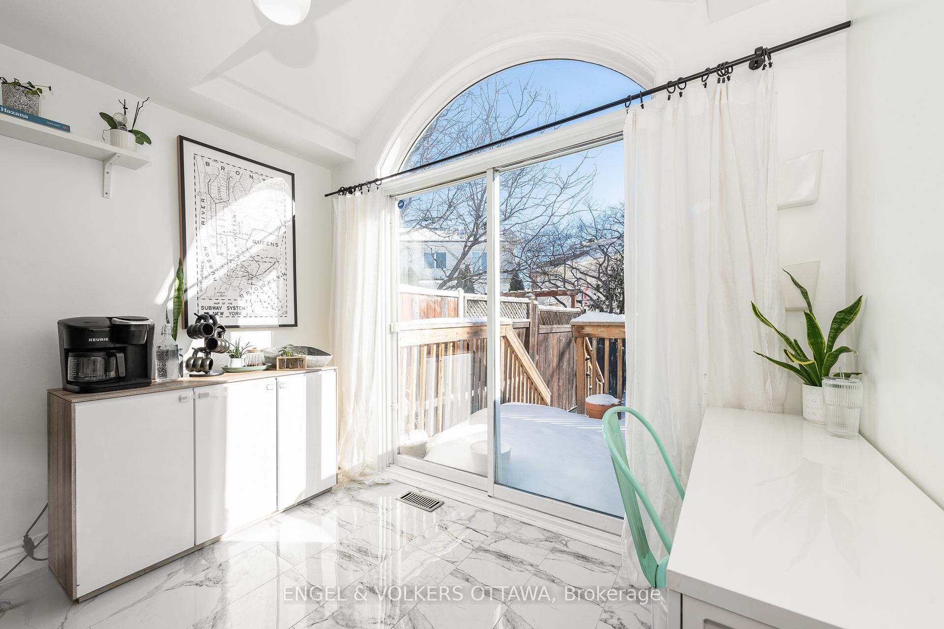 Photo 11 of 46 Deerchase Court, Ottawa, Kanata - Emerald Meadows/Trailwest — HOMEH