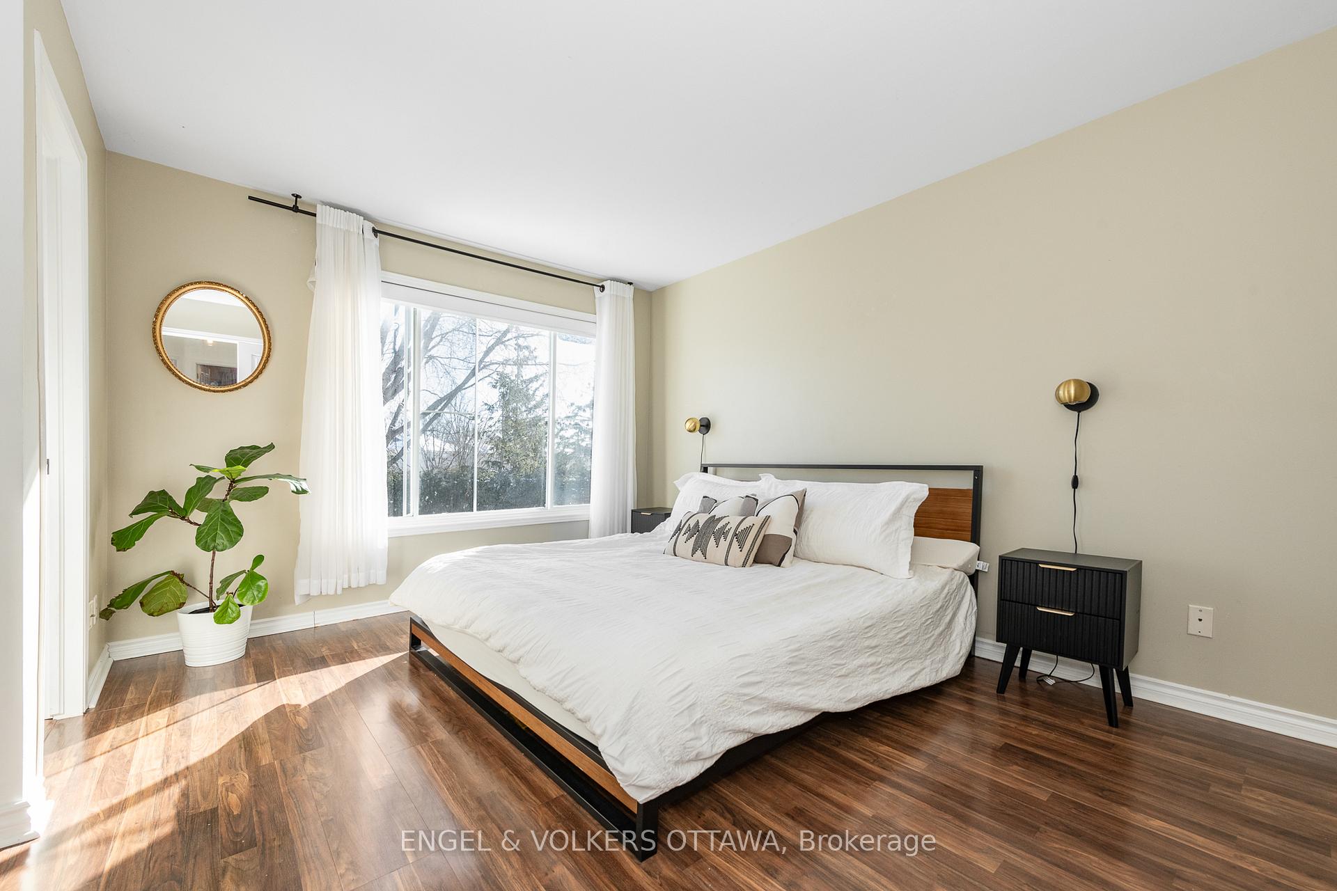 Photo 14 of 46 Deerchase Court, Ottawa, Kanata - Emerald Meadows/Trailwest — HOMEH