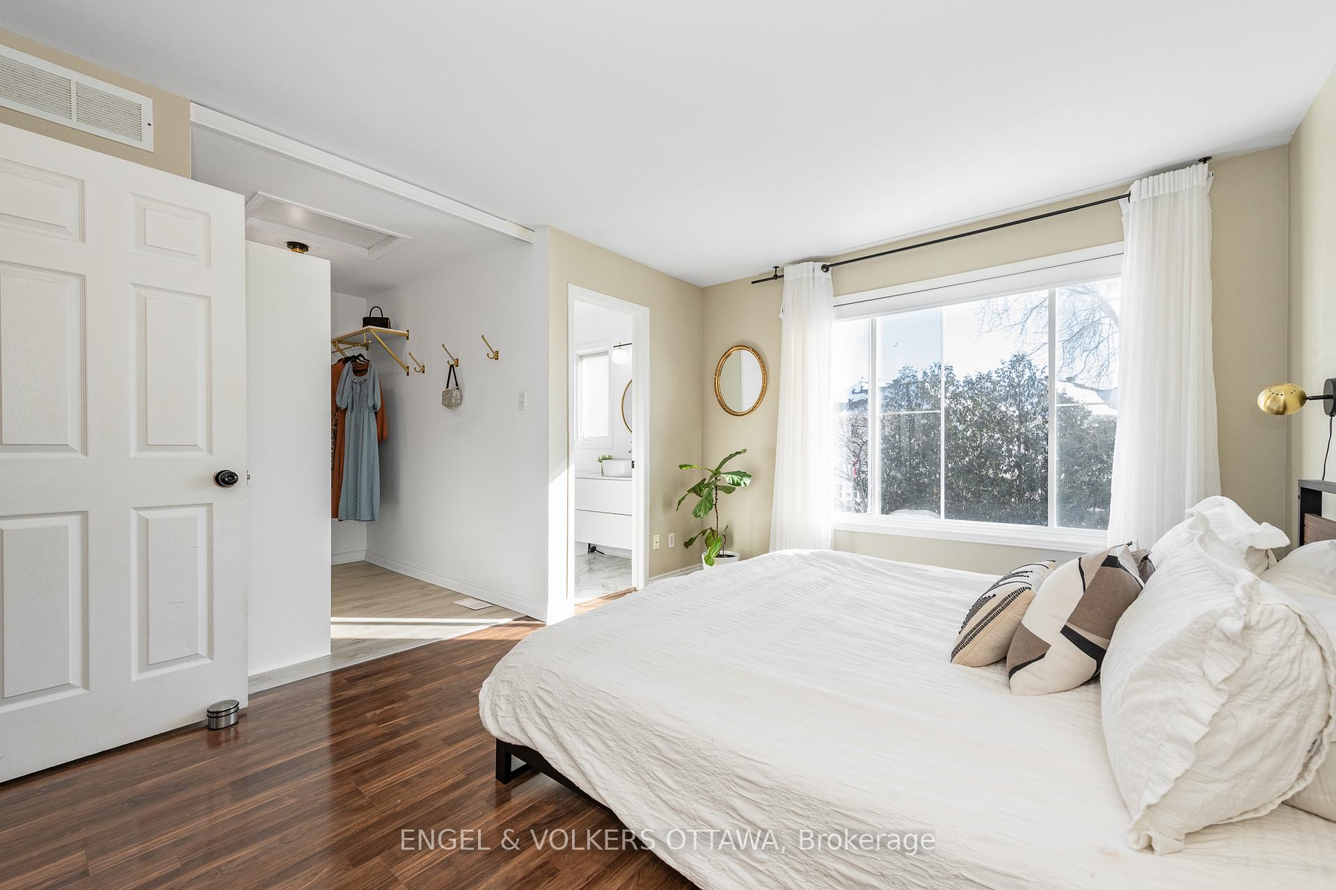 Photo 15 of 46 Deerchase Court, Ottawa, Kanata - Emerald Meadows/Trailwest — HOMEH