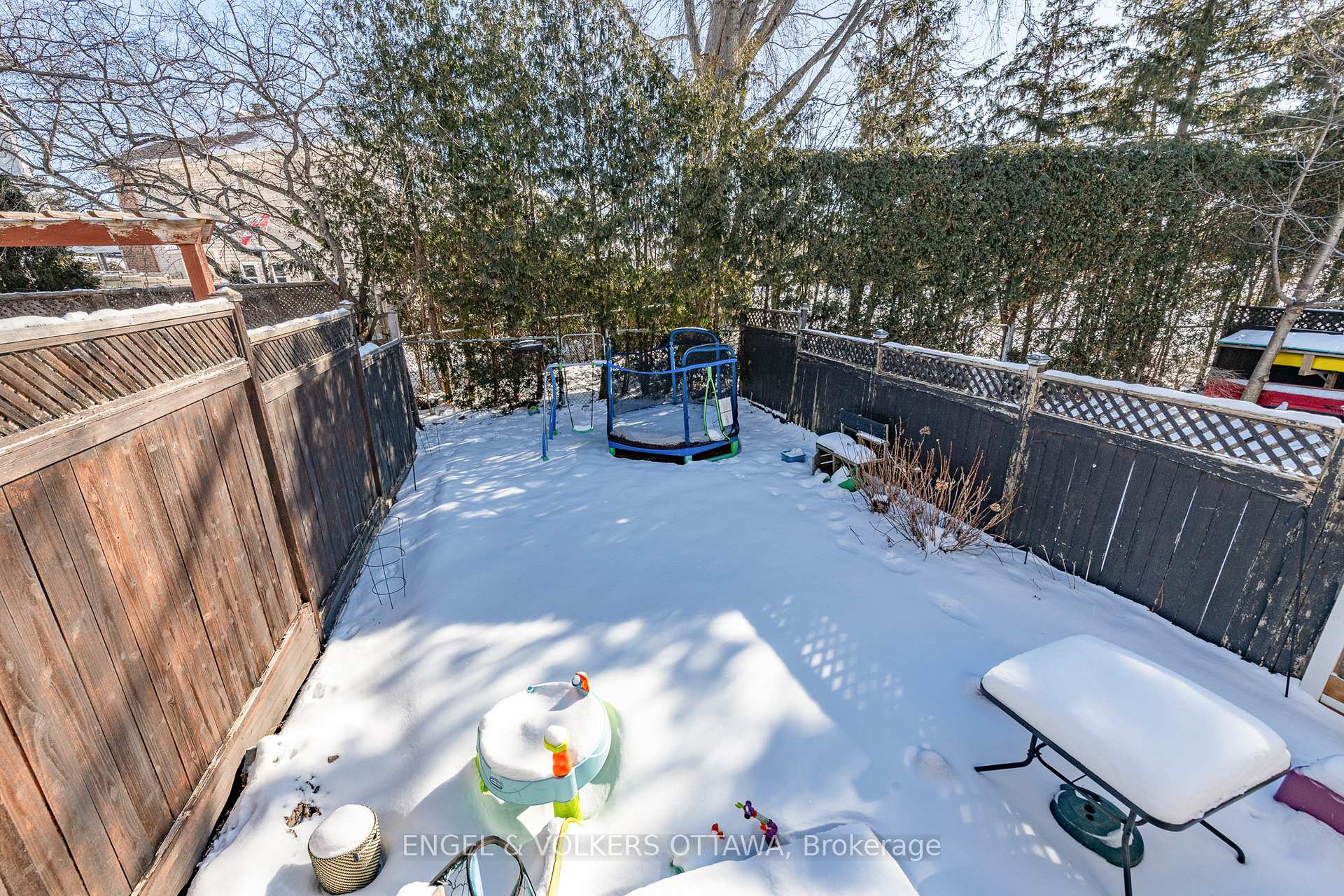 Photo 26 of 46 Deerchase Court, Ottawa, Kanata - Emerald Meadows/Trailwest — HOMEH