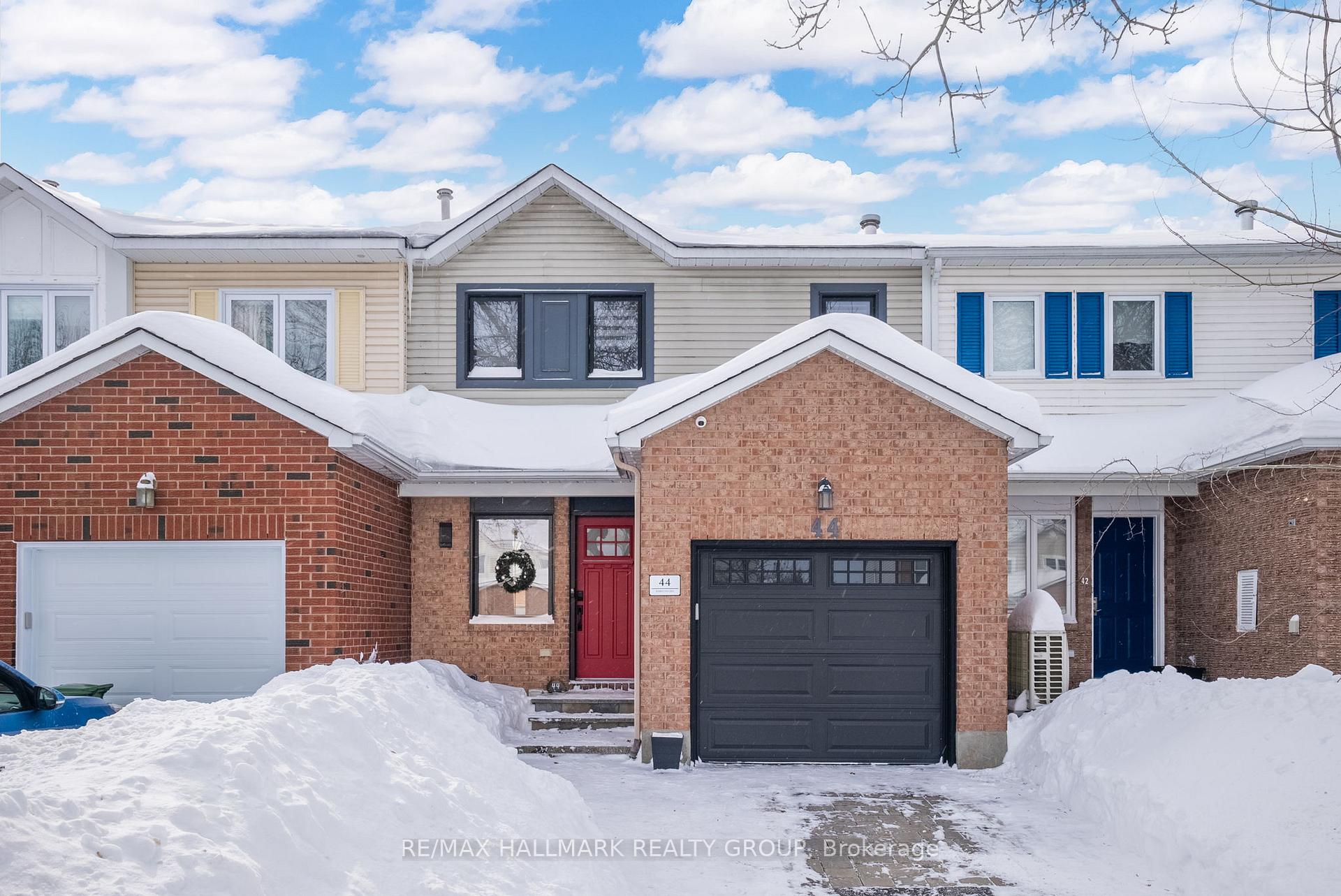 Photo 2 of 44 Kimbolton Crescent, Ottawa, Kanata - Morgan's Grant/South March — HOMEH