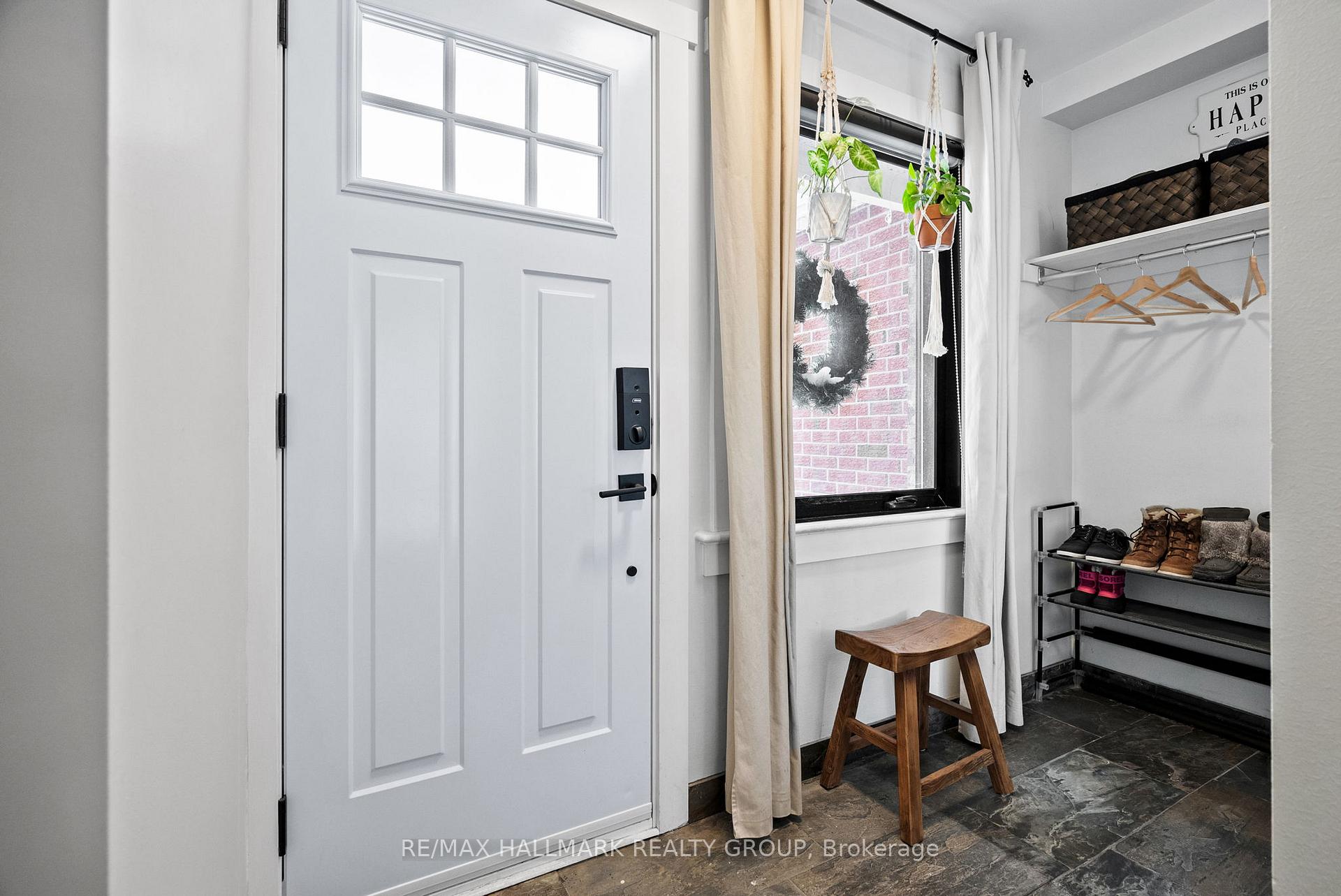Photo 5 of 44 Kimbolton Crescent, Ottawa, Kanata - Morgan's Grant/South March — HOMEH