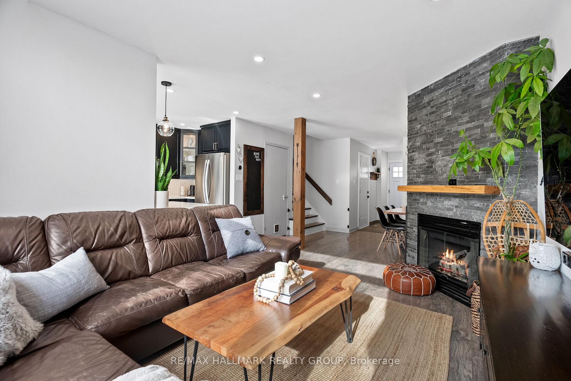 Photo 14 of 44 Kimbolton Crescent, Ottawa, Kanata - Morgan's Grant/South March — HOMEH